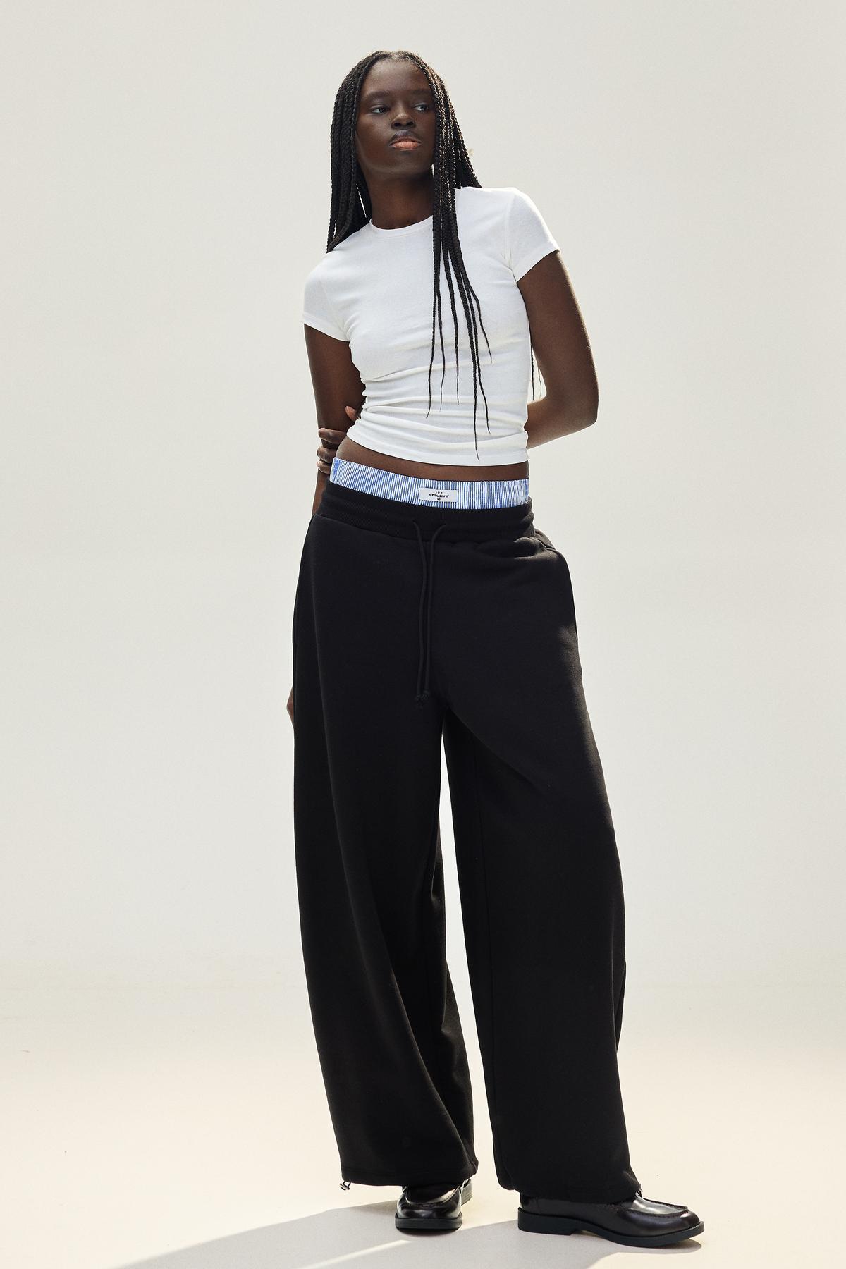 Bershka  Kısa kollu bisiklet yaka tişört - Görsel 3