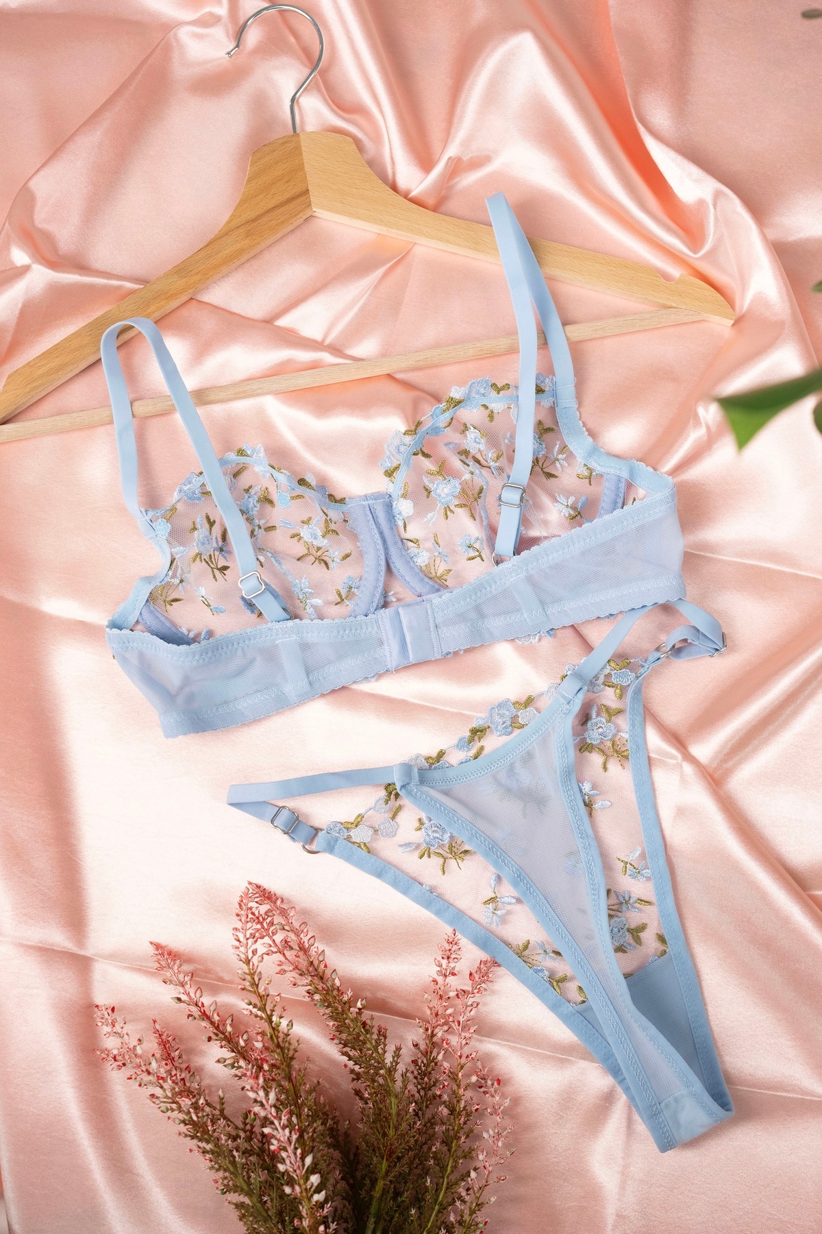 more than socks  Mavi Minik Çiçek Desenli Balenli Sütyen Takım - Görsel 2