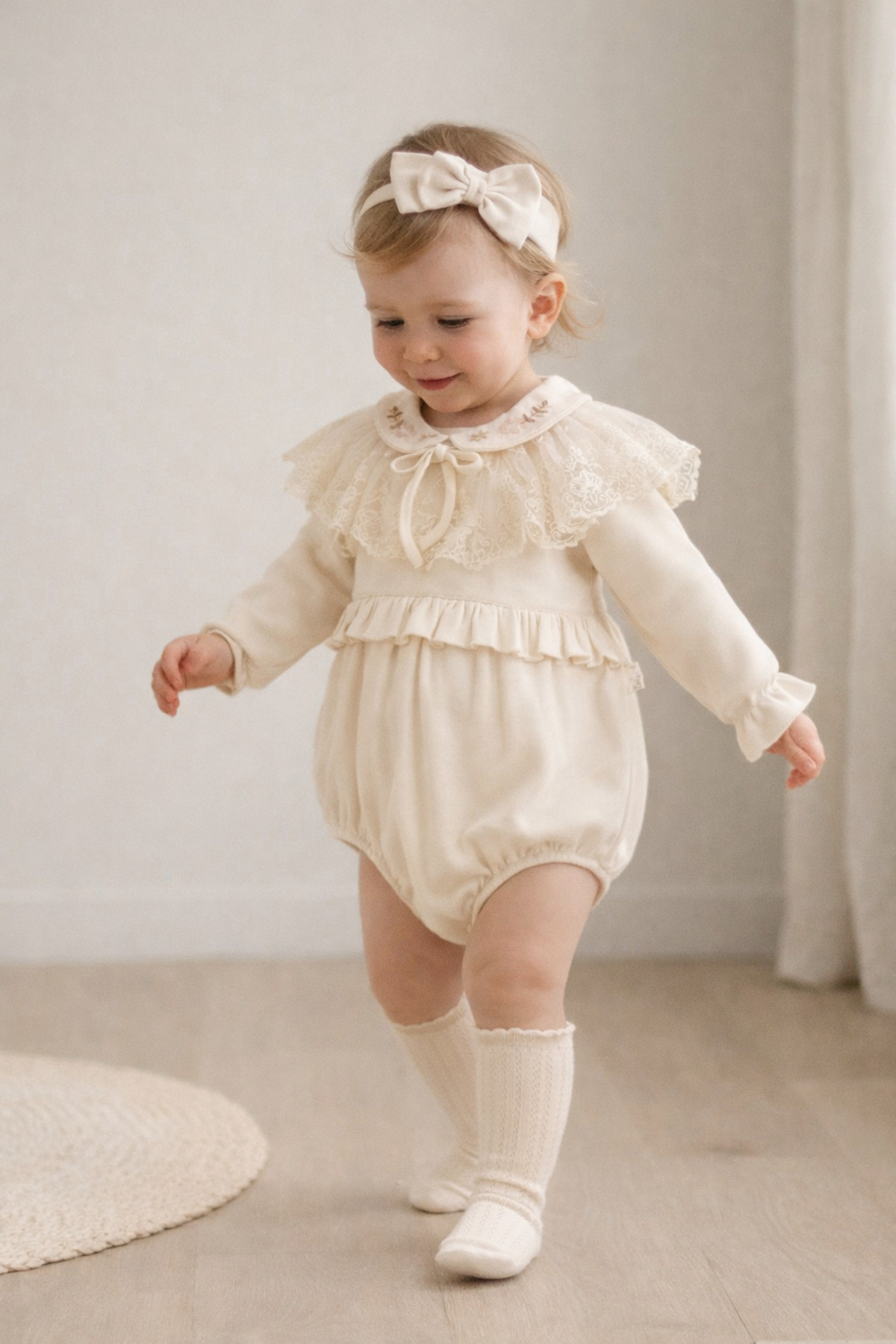 Minytrendy Kız Bebek Vintage Konsept Yenidoğan Tulum Romper Bandanalı Hediyelik Mevlüt Bayramlık Takım fotoğrafı 4 (önizleme)