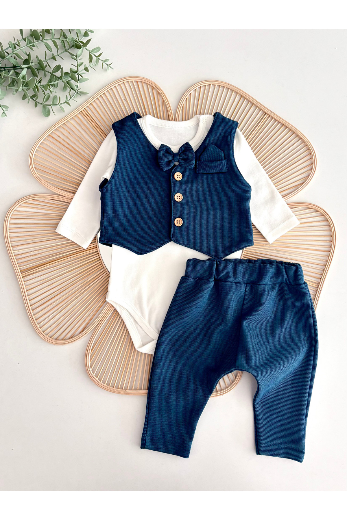 Jammybaby Adrian Smokin Yelek,Papyonlu Body ve Pantolon Erkek Bebek Yenidoğan Mevlüt Düğün Özel Gün Şık Takım fotoğrafı 2 (önizleme)