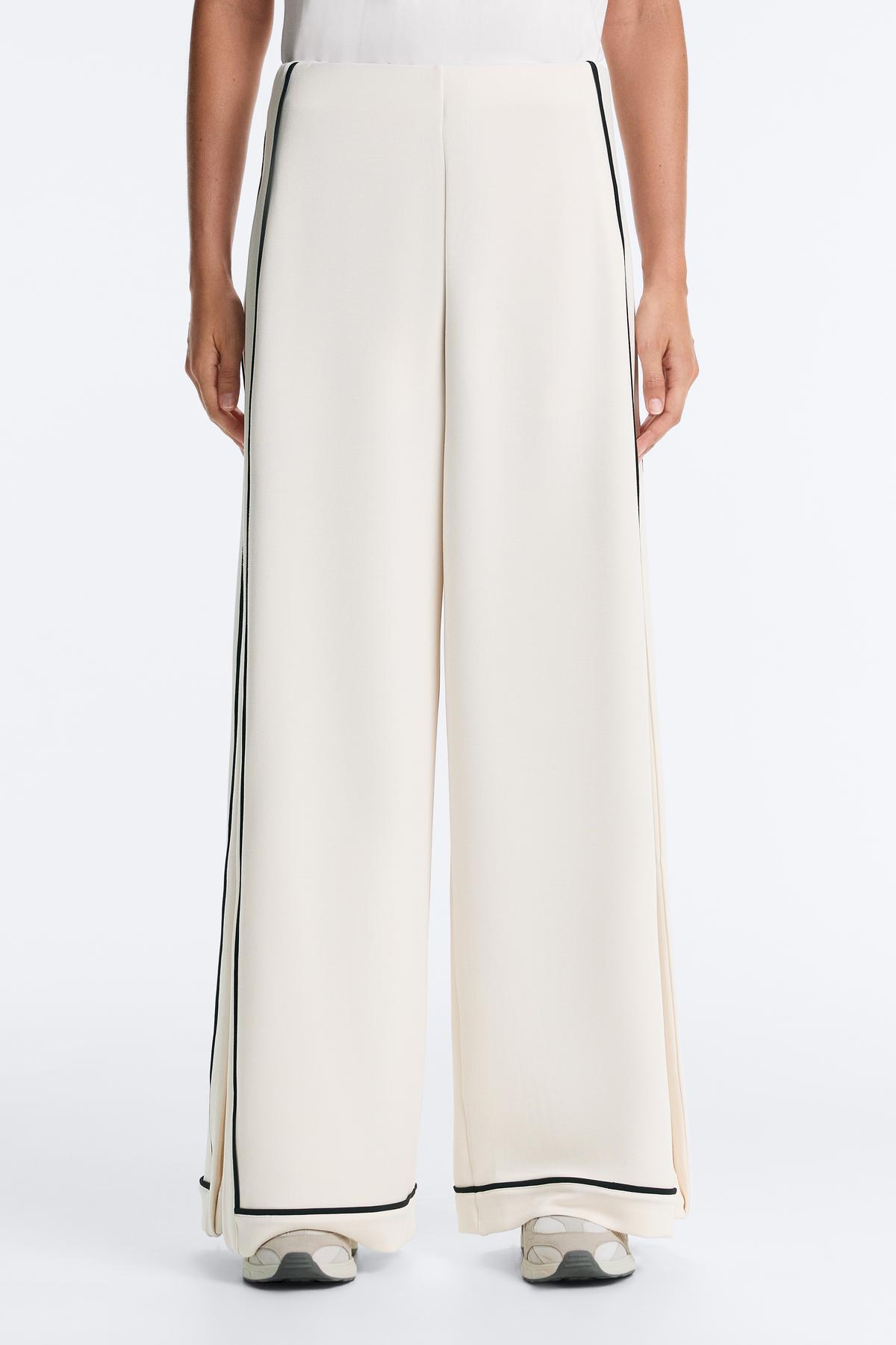 Oysho  Kontrast Piping Detaylı Yumuşak Dokunuşlu Modal Geniş Paça Pantolon