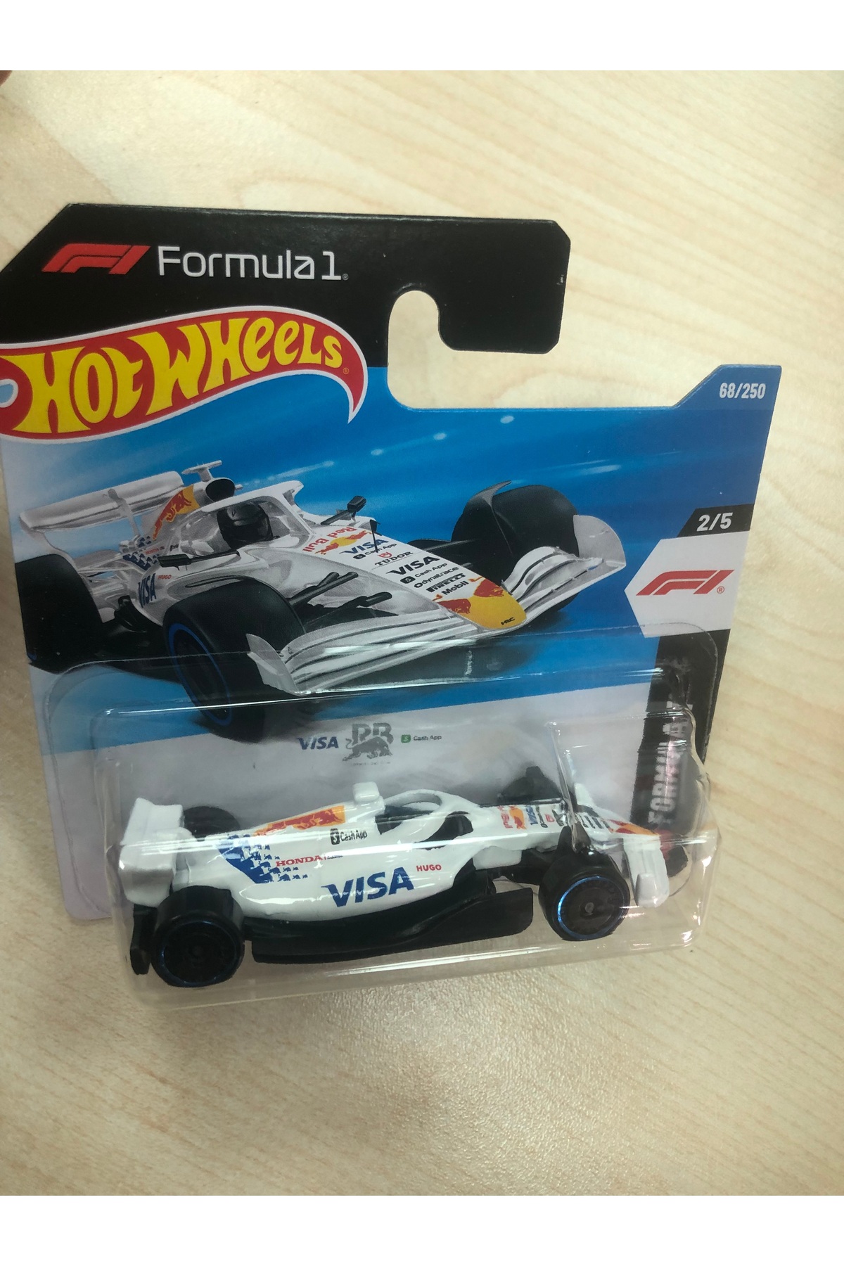 HOT WHEELS Vısa Cash App Racing Bulls Formula One Team / Equıpe