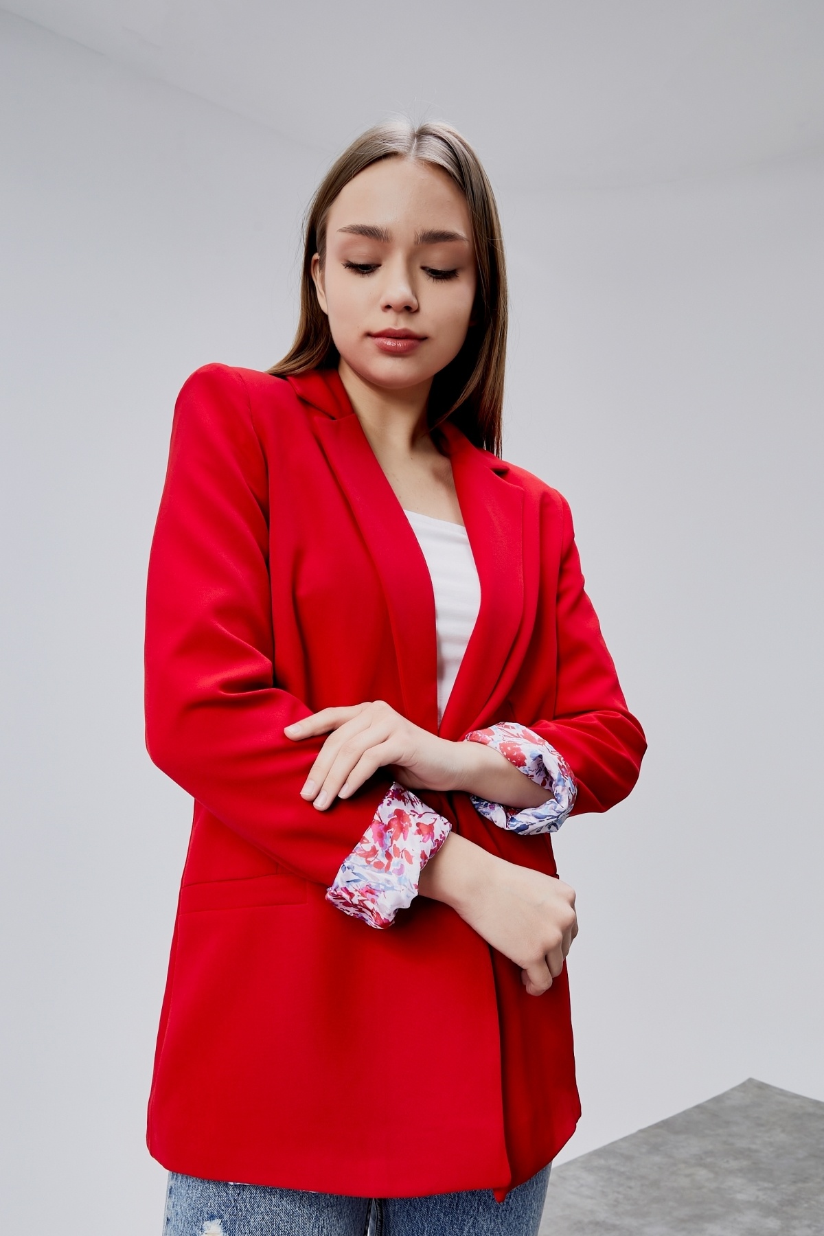 Bolivente  Kırmızı Kruvaze Yaka Kolu Katlama Detaylı Regular Vatkalı Blazer Ceket - Görsel 7
