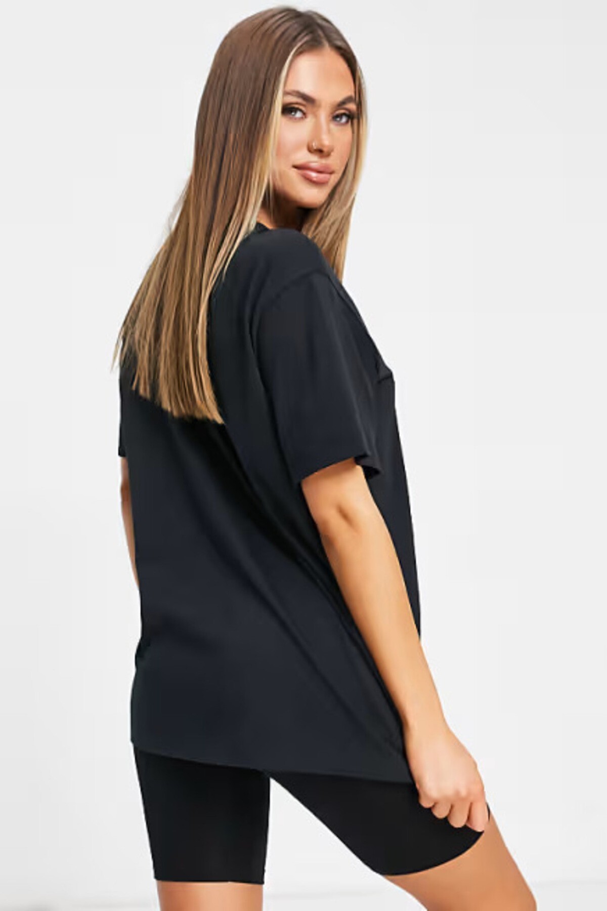 Nike Sportswear Essantial Tee Siyah Kadın Bol Kesim Pamuklu Tişört görsel 3