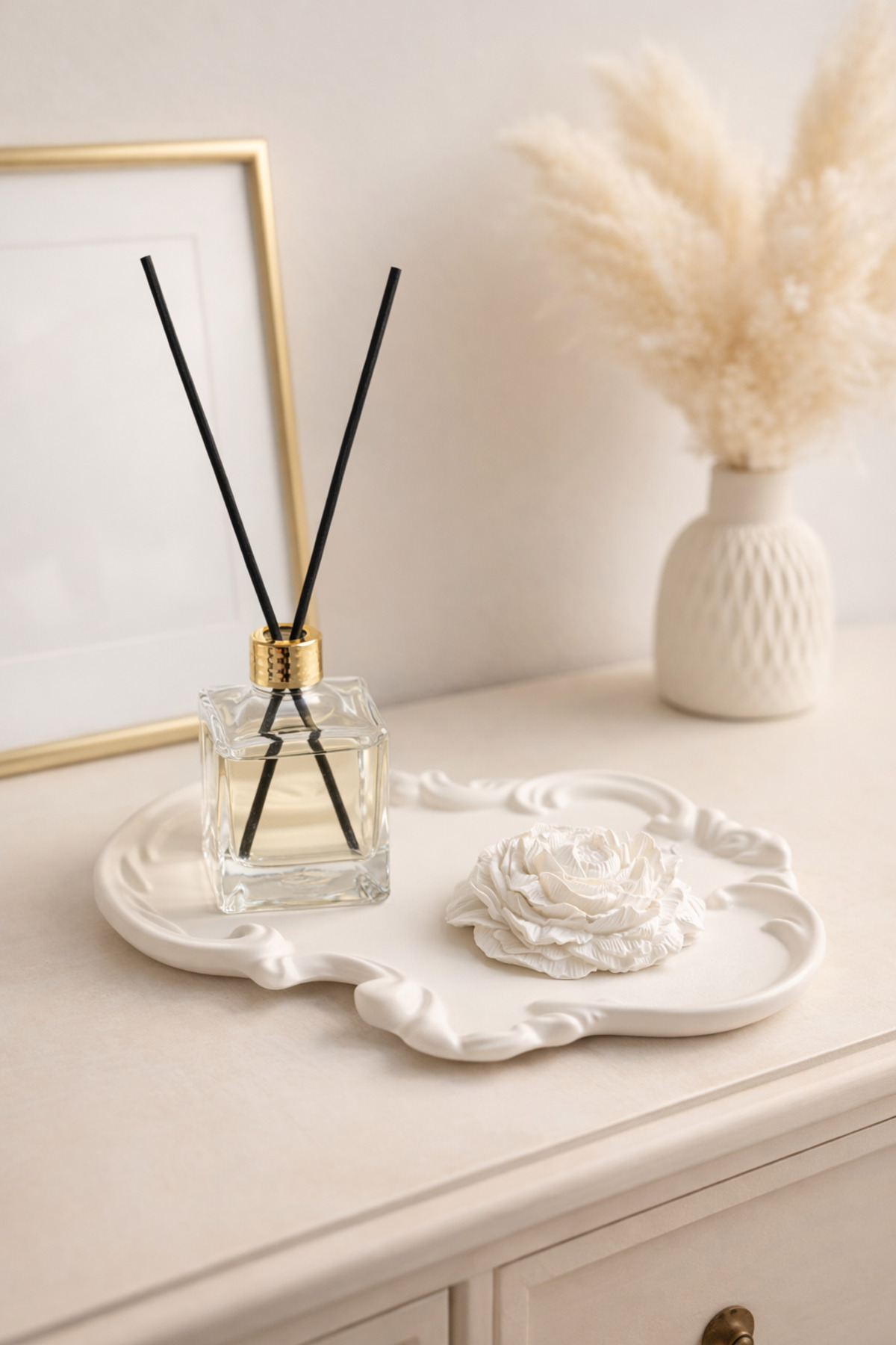 Decorative Dresser Tray & Flower Detailed Room Fragrance Set - Home Decor