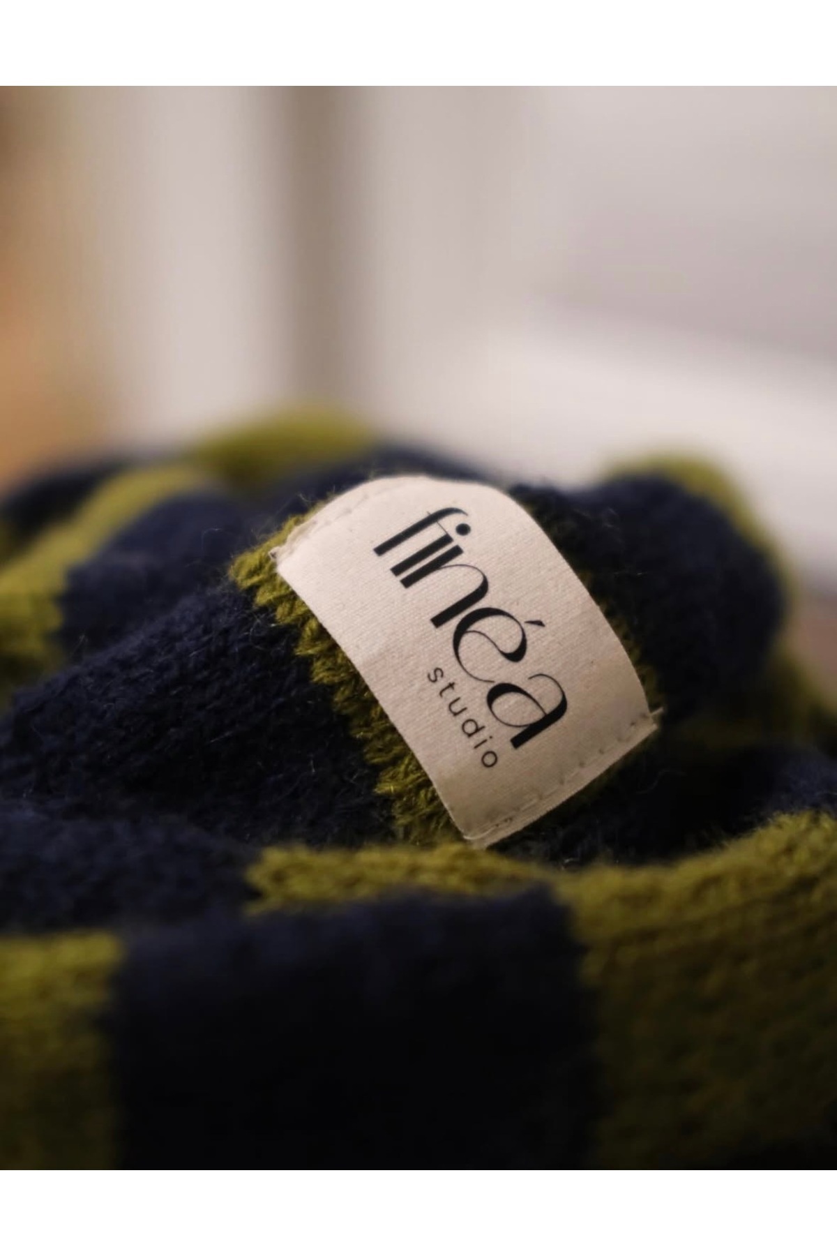 finea studio Finea Skinny Scarf Olive Green ve Navy blue Yün Atkı görsel 2