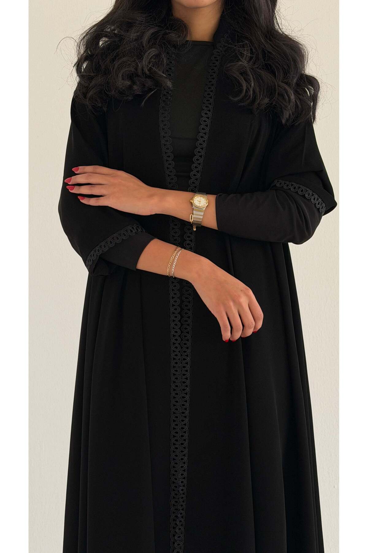 AYA MW2039 - عبايه ملكي مع اضافه كم سترتش