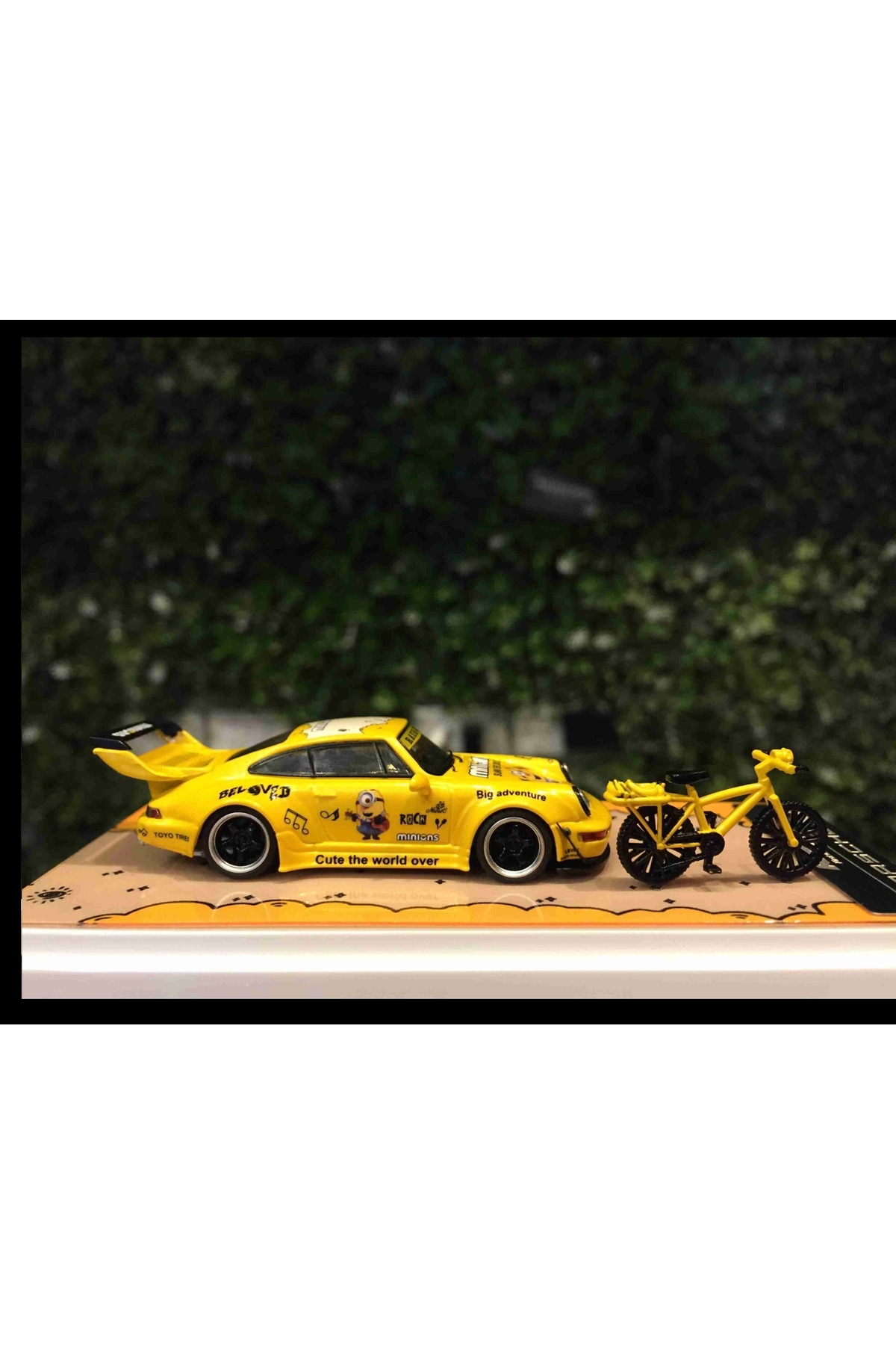 HOT WHEELS Ultimate Player UP Porsche 964 RWB Minion Bisiklet