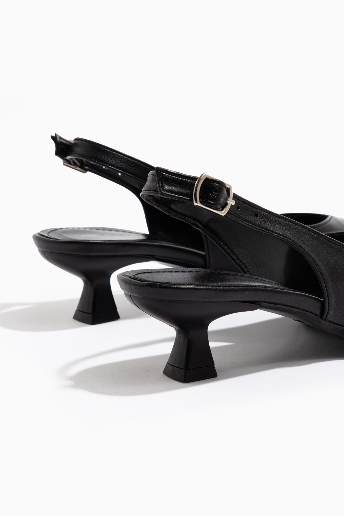 camaiore  Siyah Kısa Topuk Sivri Burun Kadın Klasik Deri Topuklu Ayakkabı - Görsel 2