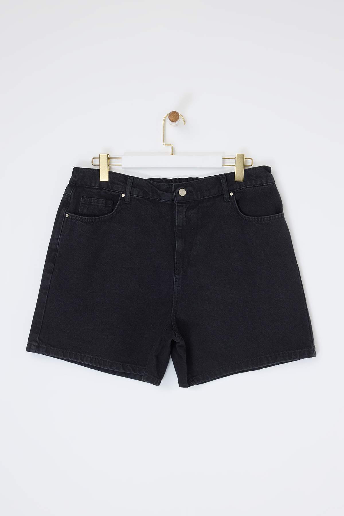 Trendyolmilla  Siyah Lastikli Yüksek Bel Mini %100 Pamuk Non-Stretch Büyük Beden Denim Şort TBBSS26AP00010 - Görsel 4