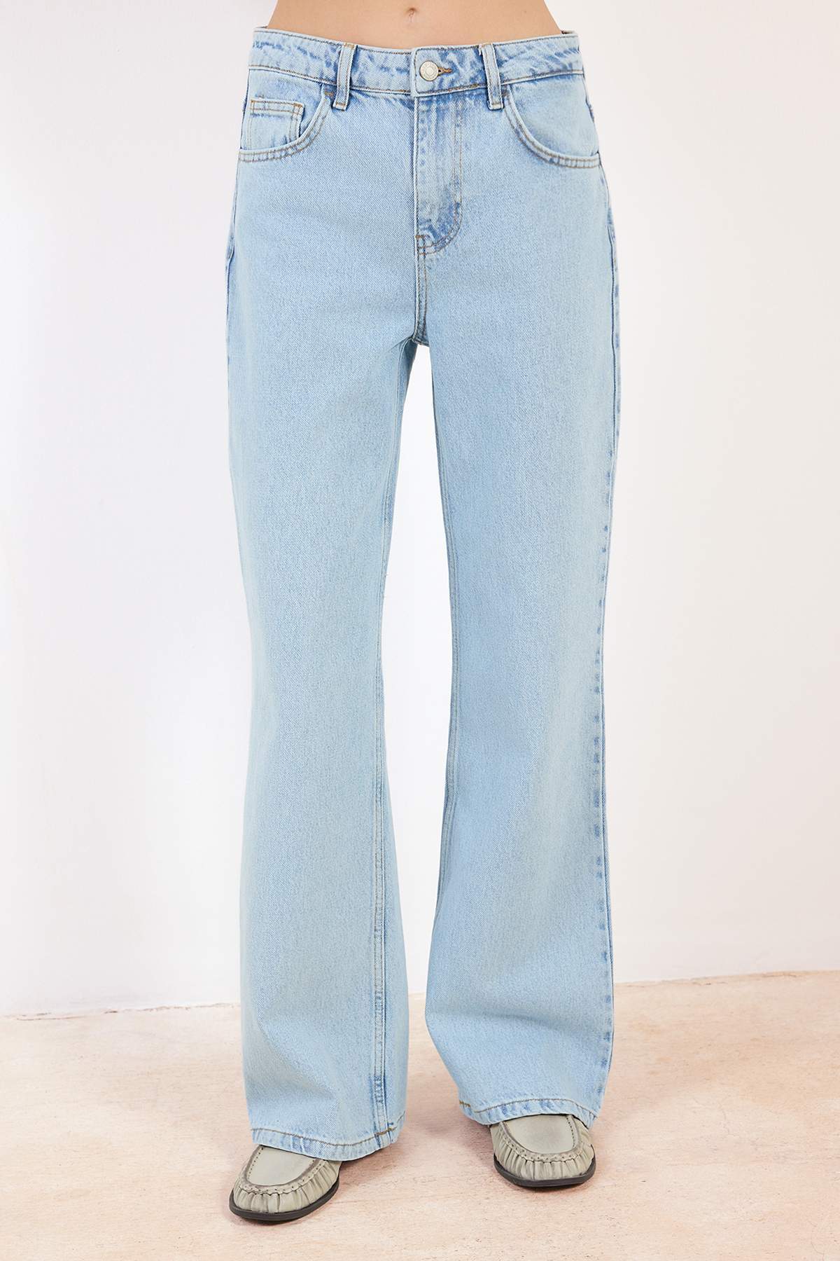 Trendyolmilla  Açık Mavi Yüksek Bel %100 Pamuk Geniş Paça Wide Leg Jeans TWOSS26JE00130 - Görsel 3