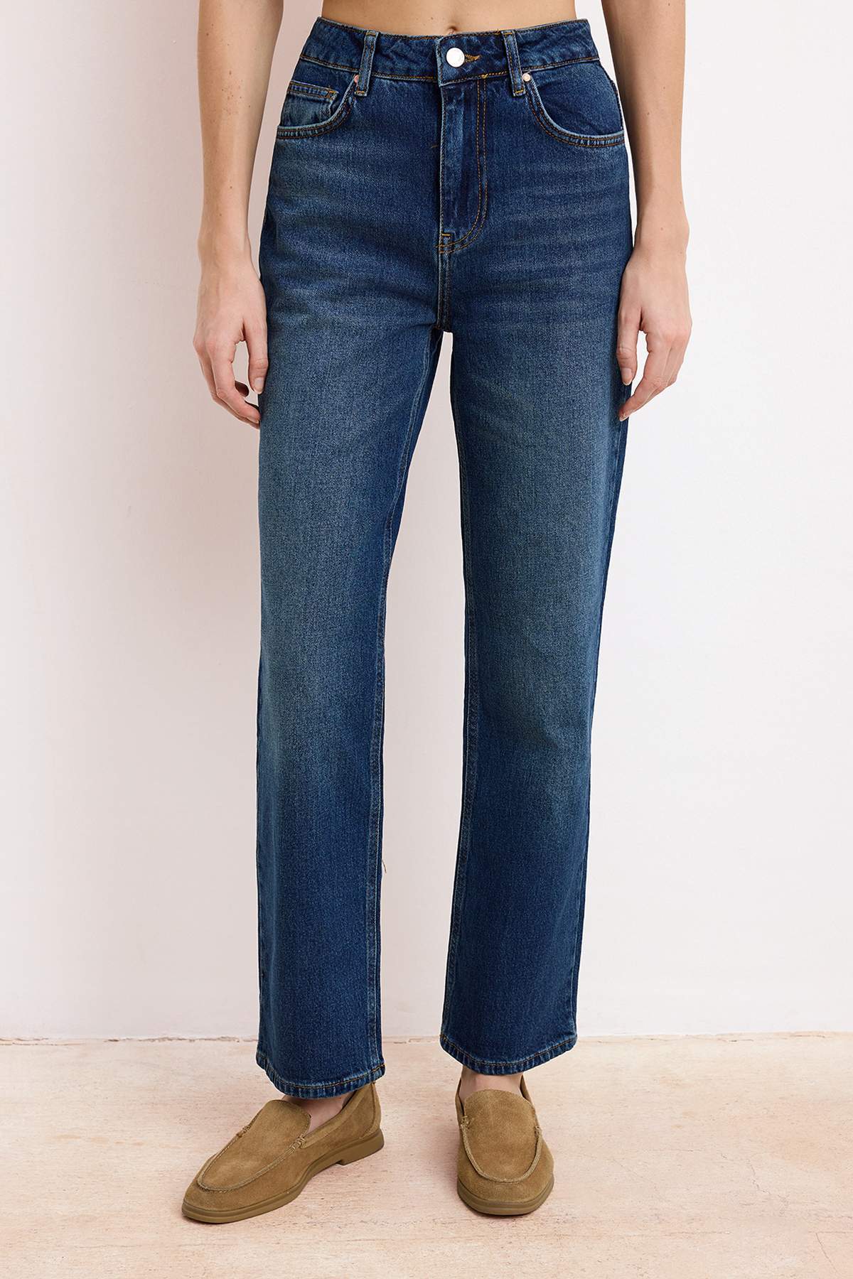 Trendyolmilla  Mavi More Sustainable Yüksek Bel Az Esnek Straight Düz Kesim Jeans TWOSS26JE00159 - Görsel 3