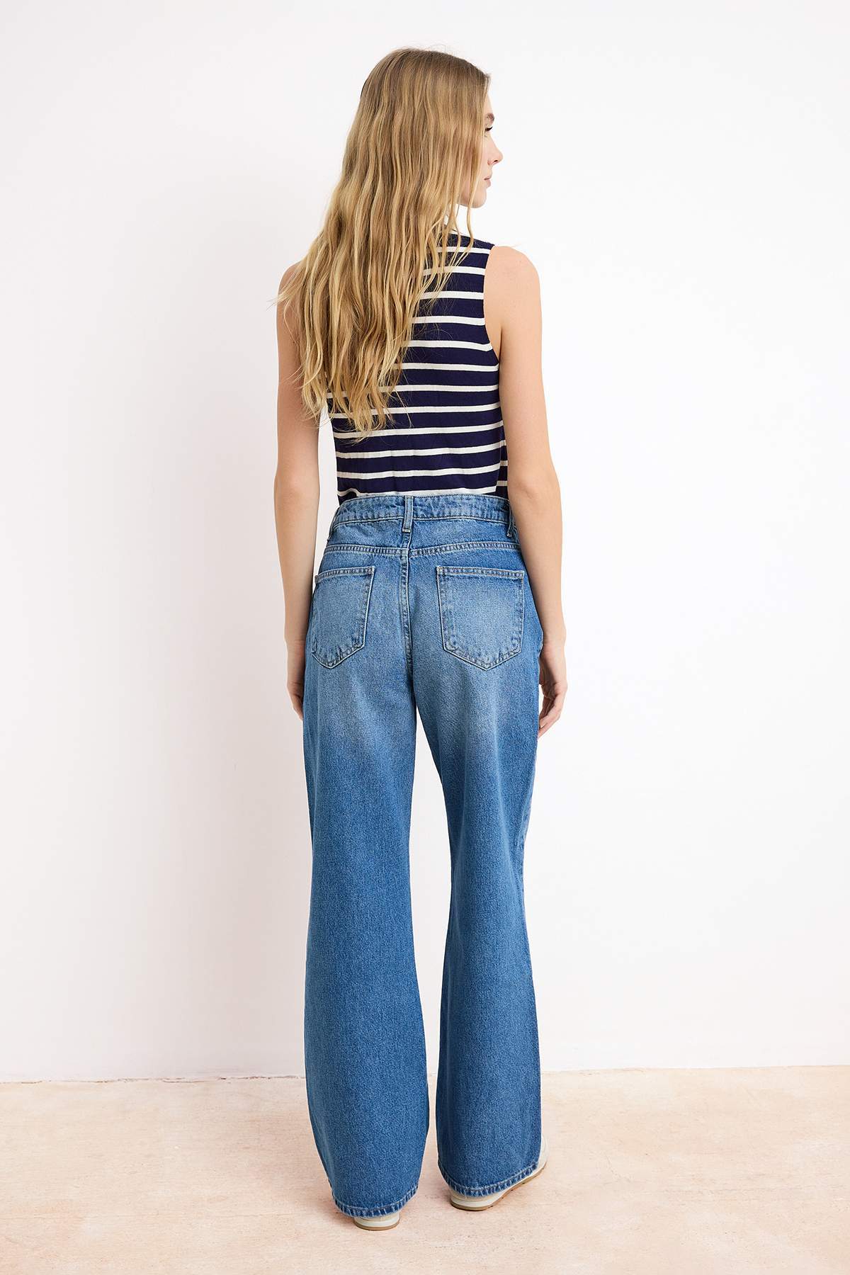 Trendyolmilla  Mavi Yüksek Bel %100 Pamuk Geniş Paça Wide Leg Jeans TWOSS26JE00130 - Görsel 4