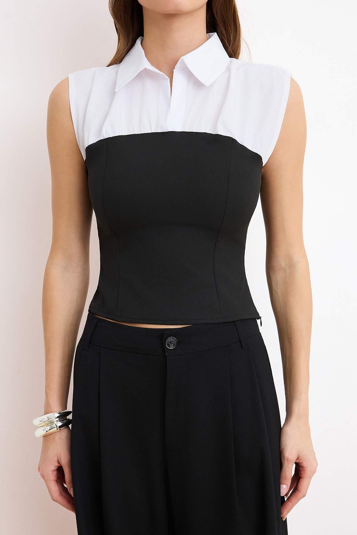 Trendyolmilla  Siyah Gömlek Detaylı Dokuma Bluz TWOSS26BZ00396 - Görsel 3