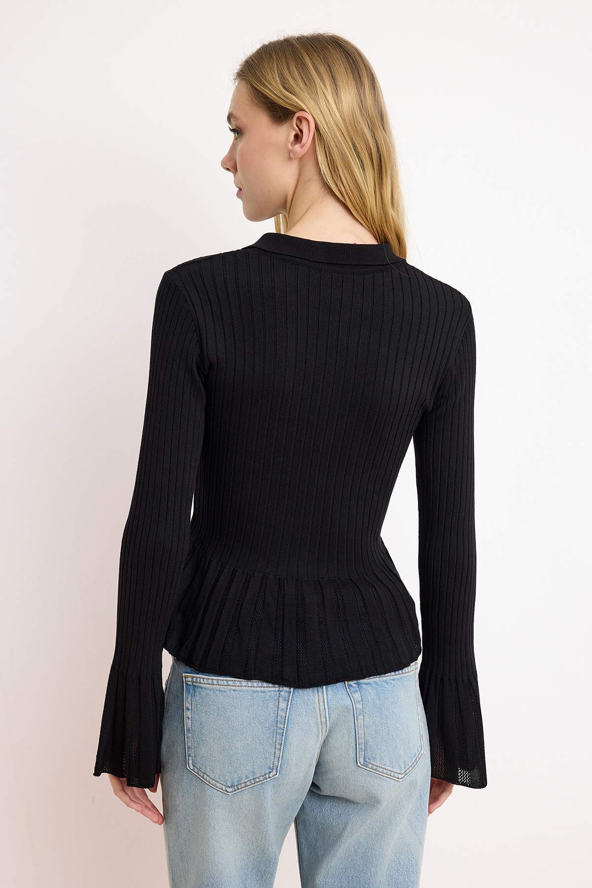 Trendyolmilla  Siyah Ajur Detaylı Fitted/Vücuda Oturan Triko Hırka TWOSS26HI00006 - Görsel 4