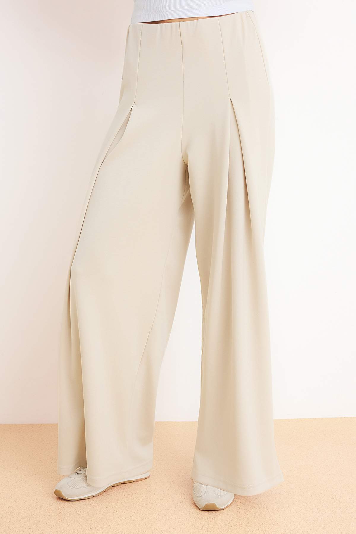 Trendyolmilla  Taş Regular Fermuarlı Kemerli Geniş Paça Soft Touch Örme Alt-Üst Takım TWOSS26AU00059 - Görsel 4