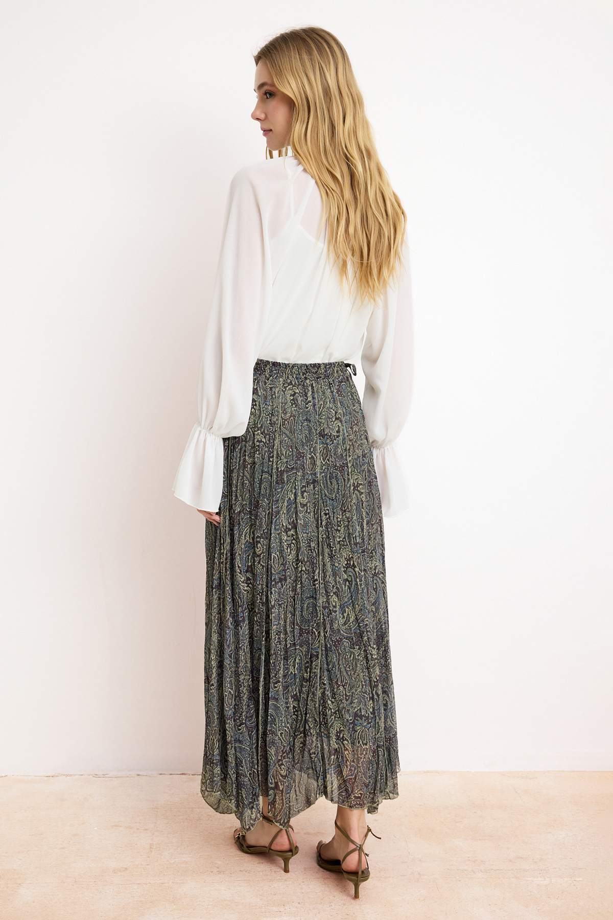 Trendyolmilla  Haki Şifon Piliseli Astarlı Etnik Desenli Maxi Etek TCTSS26EE00007 - Görsel 5