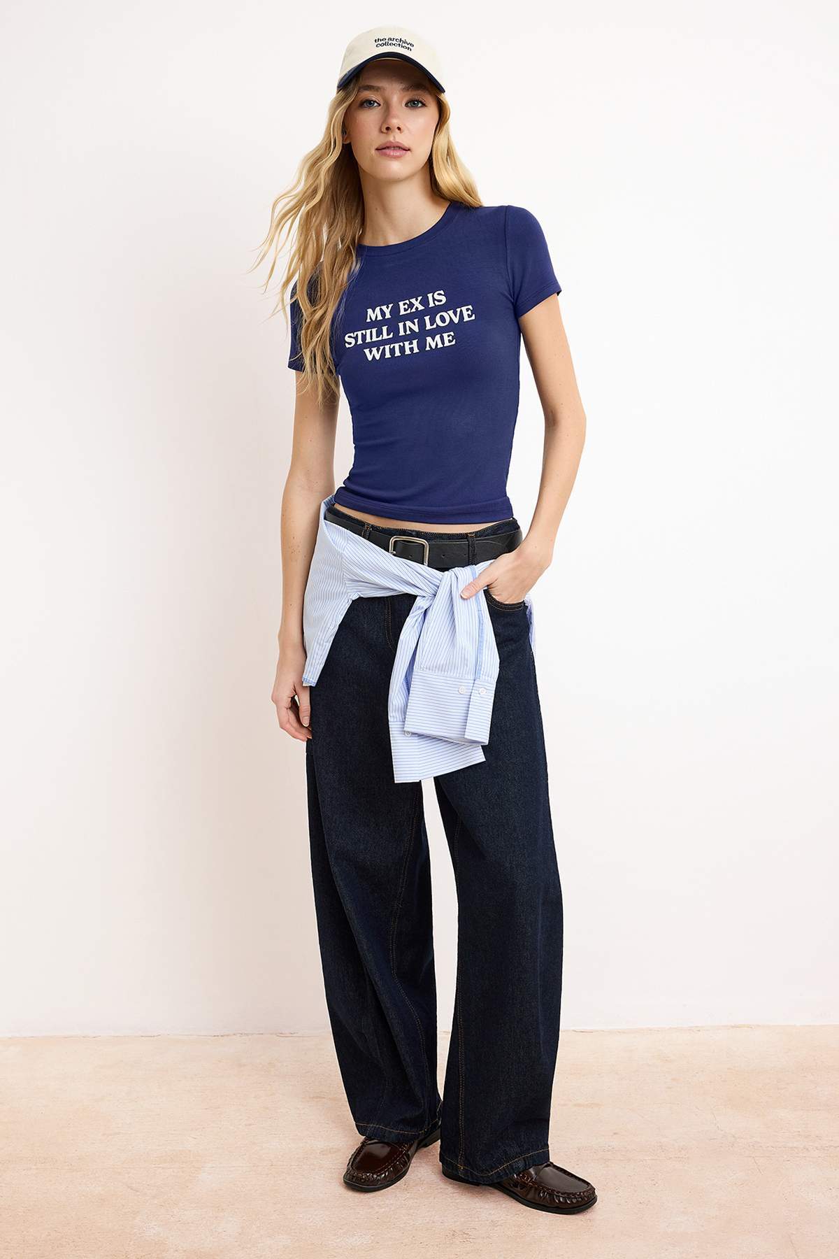 Trendyolmilla  Lacivert Slogan Fitted/Vücuda Oturan Pamuk Ribana Örme T-Shirt TWOSS26TS00071 - Görsel 2