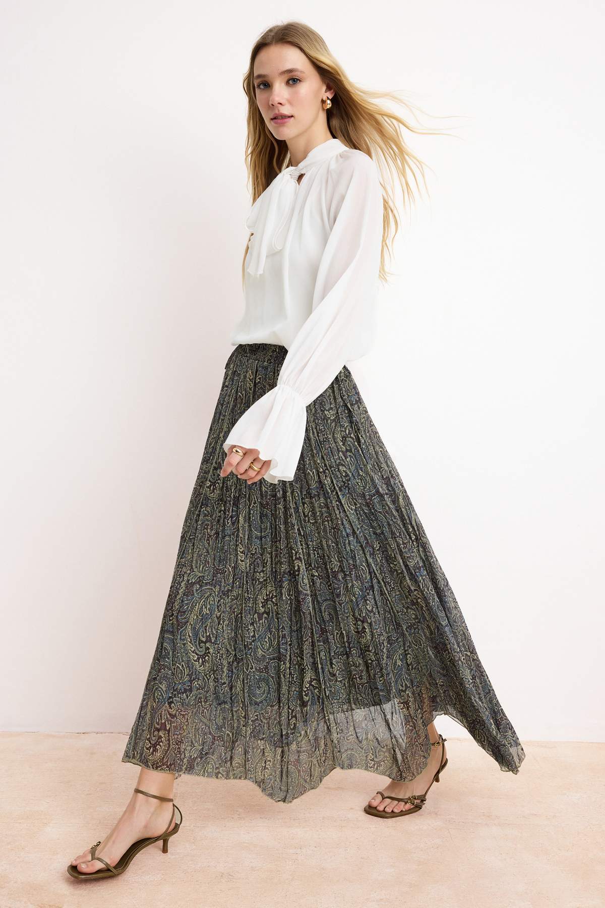 Trendyolmilla  Haki Şifon Piliseli Astarlı Etnik Desenli Maxi Etek TCTSS26EE00007 - Görsel 2