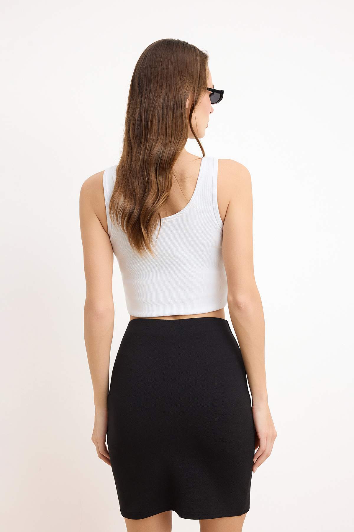 Trendyolmilla  Siyah Düz Kalem Yırtmaçlı Normal Bel Mini İnterlok Örme Etek TWOSS26ET00064 - Görsel 4