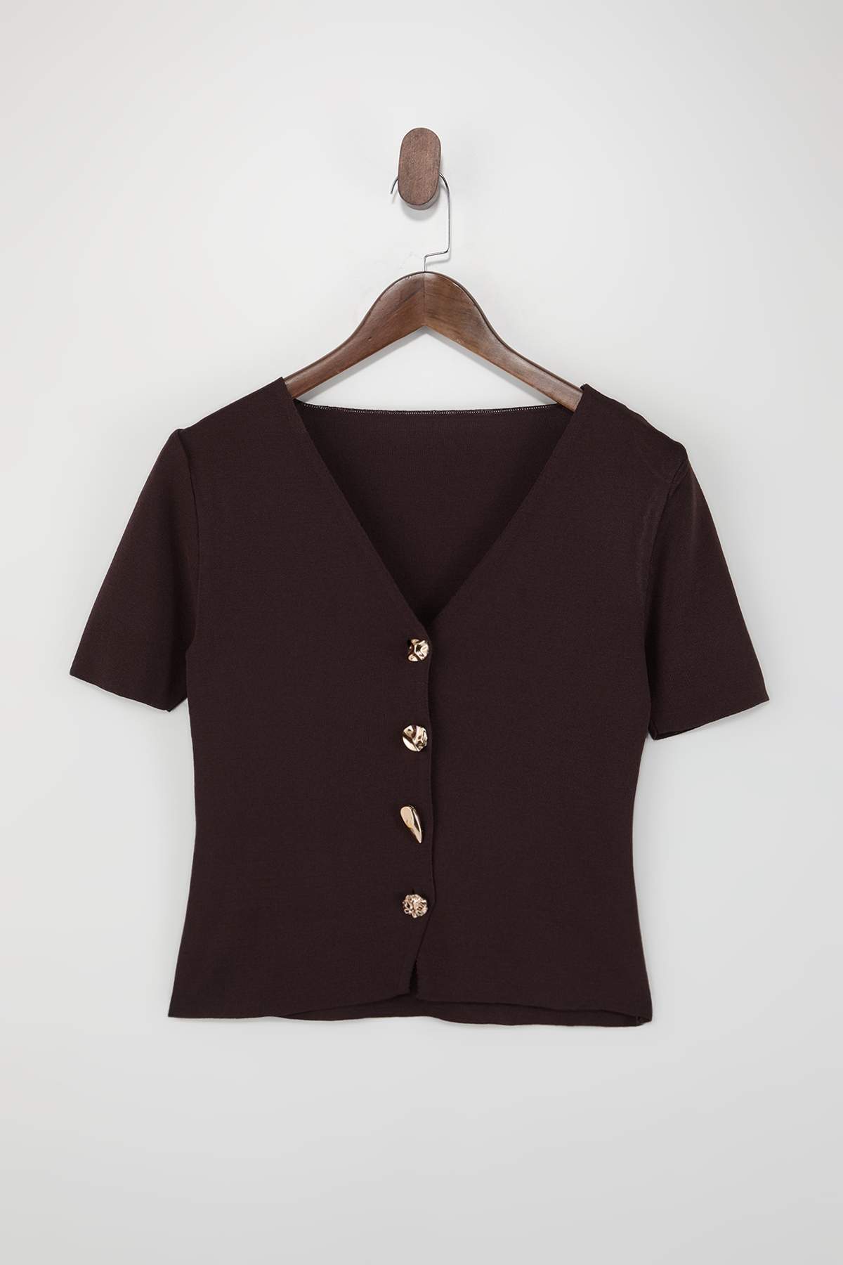 Trendyolmilla  Kahverengi Düğme Detaylı V Yaka Triko Bluz TWOSS26BZ00129 - Görsel 5