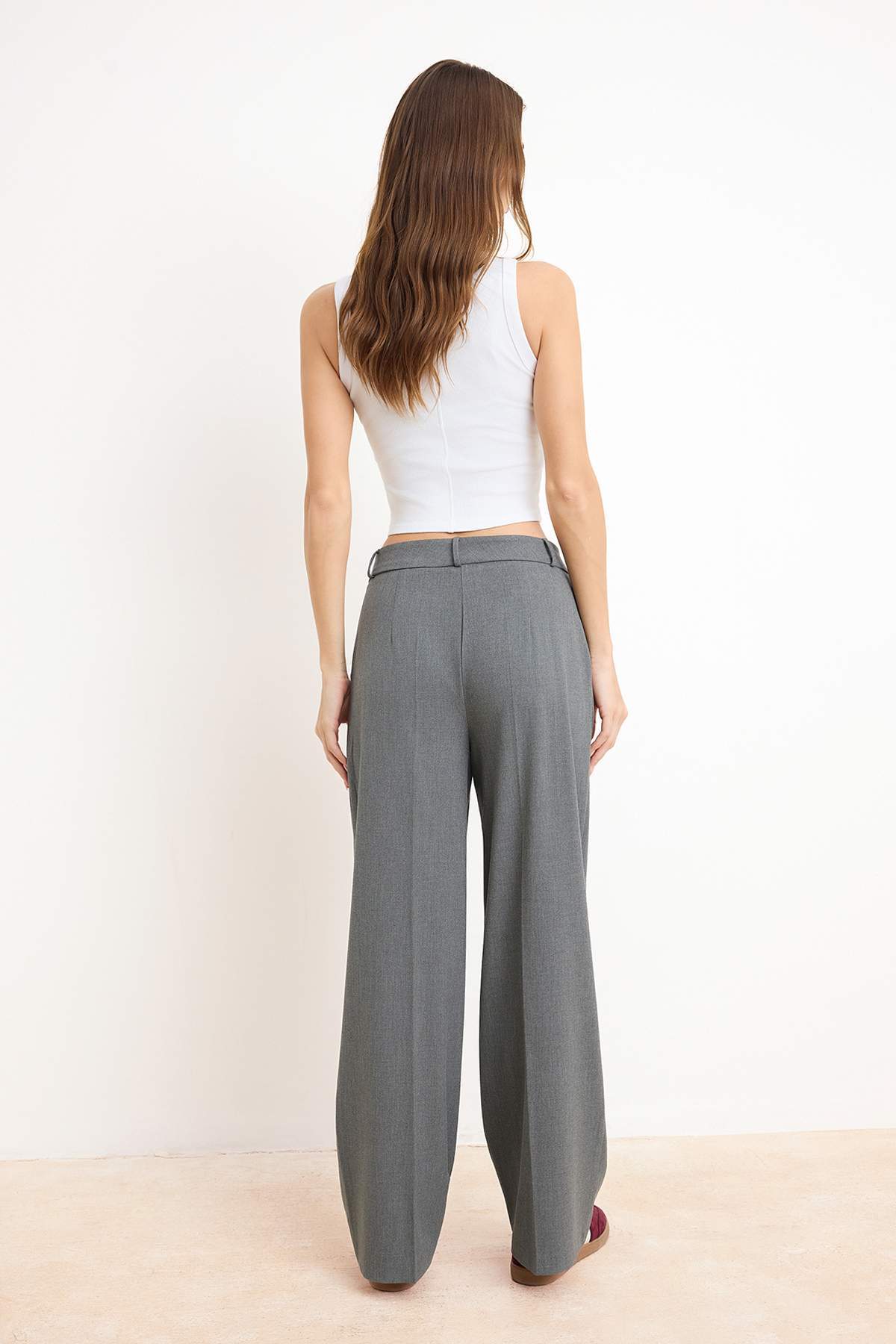 Trendyolmilla  Antrasit Palazzo/Extra Geniş Paça Dokuma Kumaş Pantolon TWOSS23PL00062 Palazzo - Görsel 4