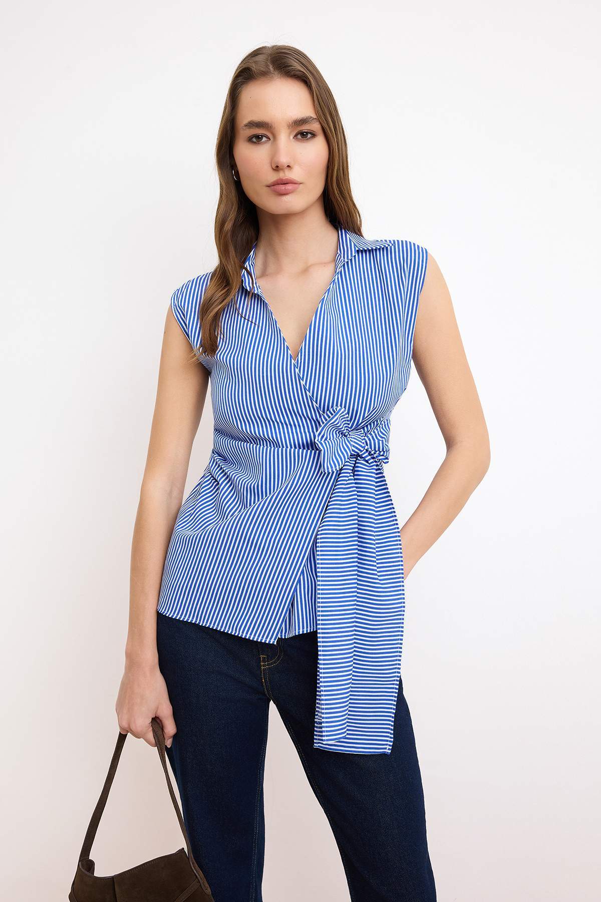 Trendyolmilla  Mavi Çizgili Kruvaze Bağlama Detaylı Dokuma Bluz TWOSS25BZ00581 - Görsel 2
