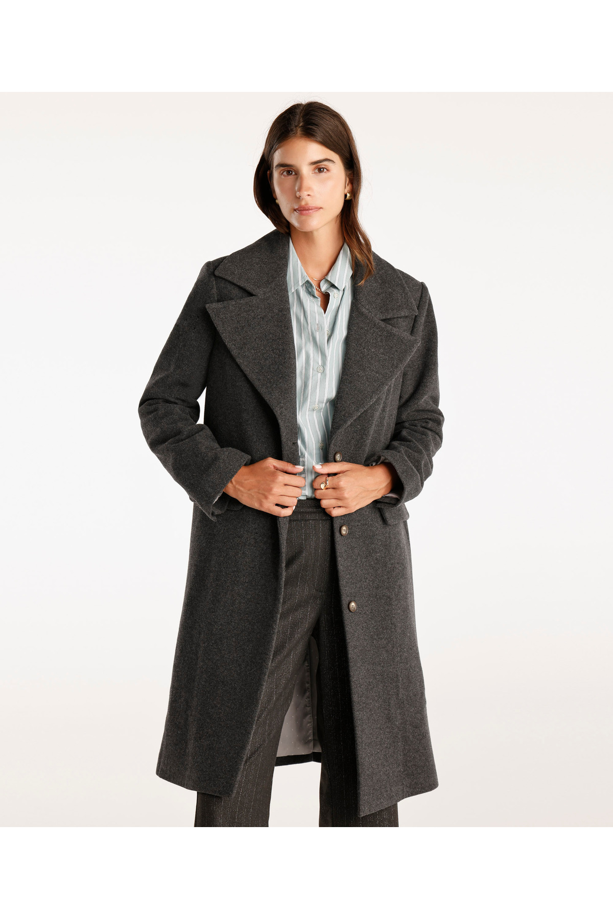 Yargıcı  Boncuk Detaylı Palto