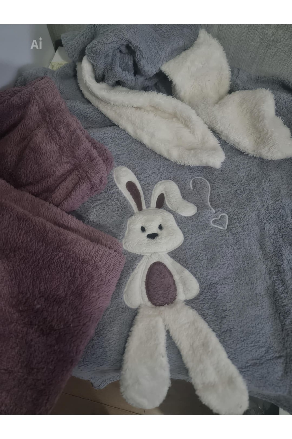 ست لباس خواب زمستانی زنانه گوش خرگوش رنگی خاکستری و آلویی کلاهدار Welsoft PLUSH 5