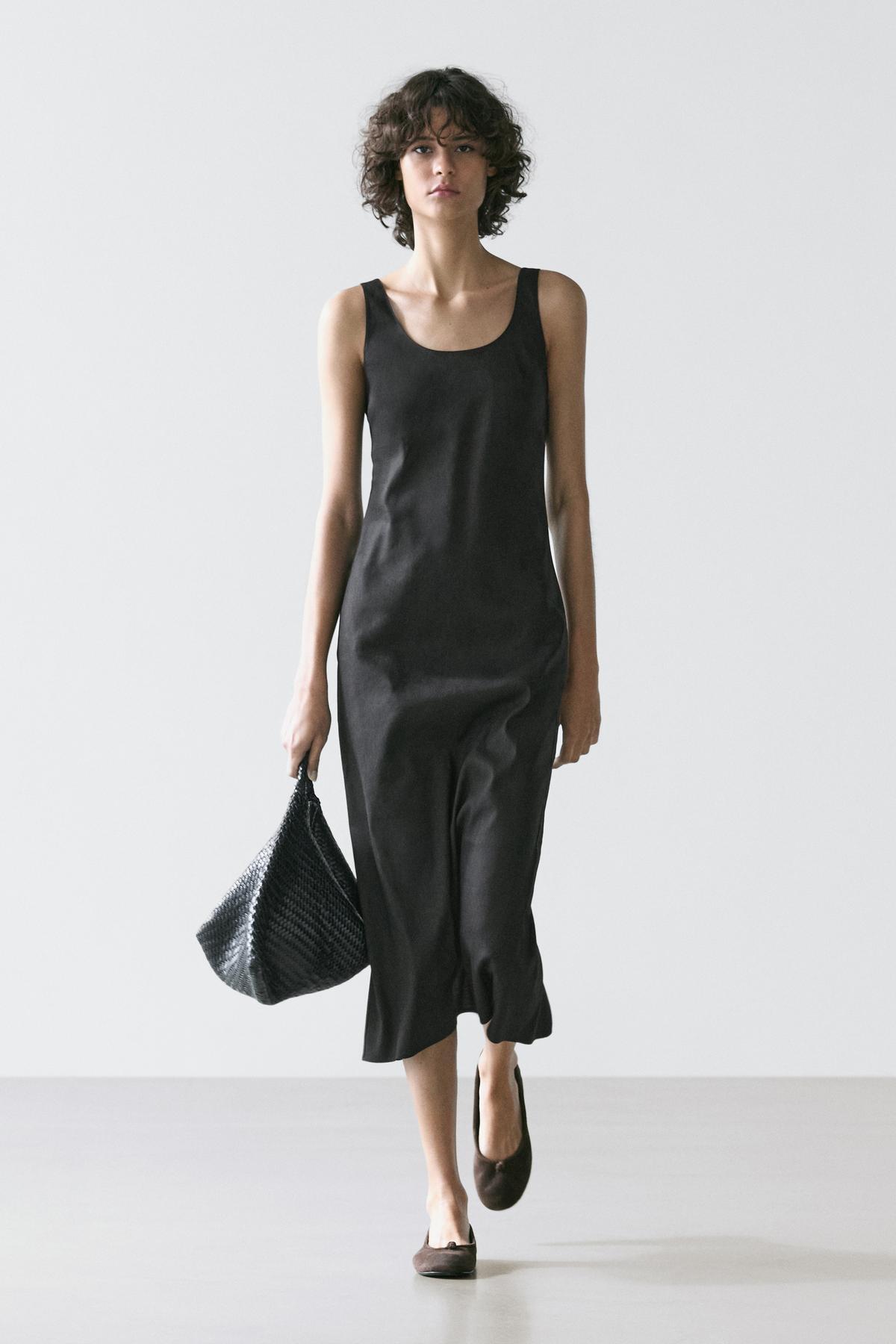 Mini dress with round neckline