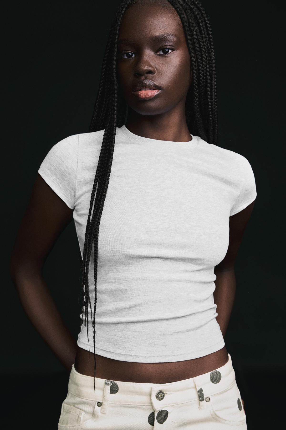 Bershka  Kısa kollu bisiklet yaka tişört