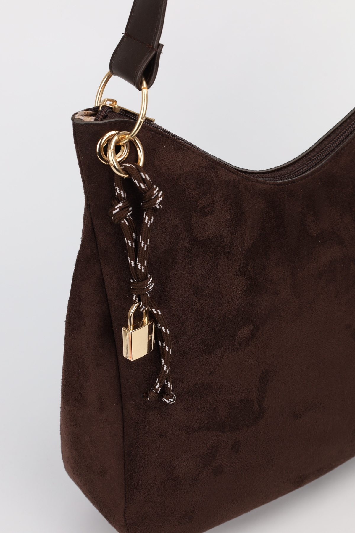 NOTHING  Kadın Kahve Süet Charm Detaylı Fermuar Kapamalı El ve Omuz Çantası Toli - Görsel 6