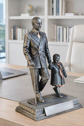 AF SANART Atatürk Manevi Kızı Ülkü Dekoratif biblo