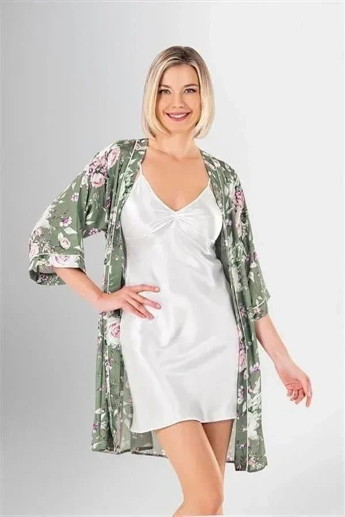 AMORA SECRET ÖZEL TASARIM DESENLİ SATEN 2'Lİ KISA SABAHLIK TAKIMI