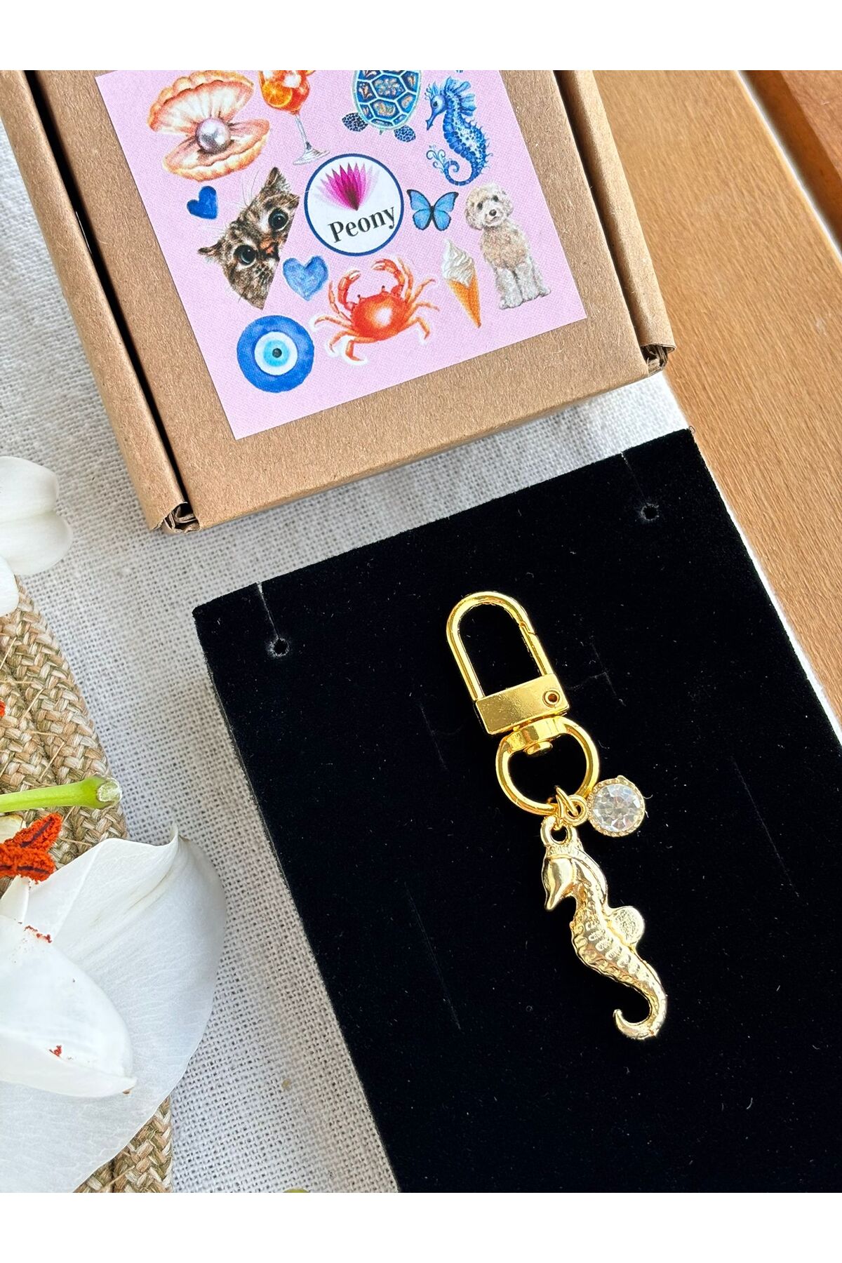 Clip-on Seahorse Gold Plated Solid Detail Wallet Ornament Charm Bag Ornament Keychain