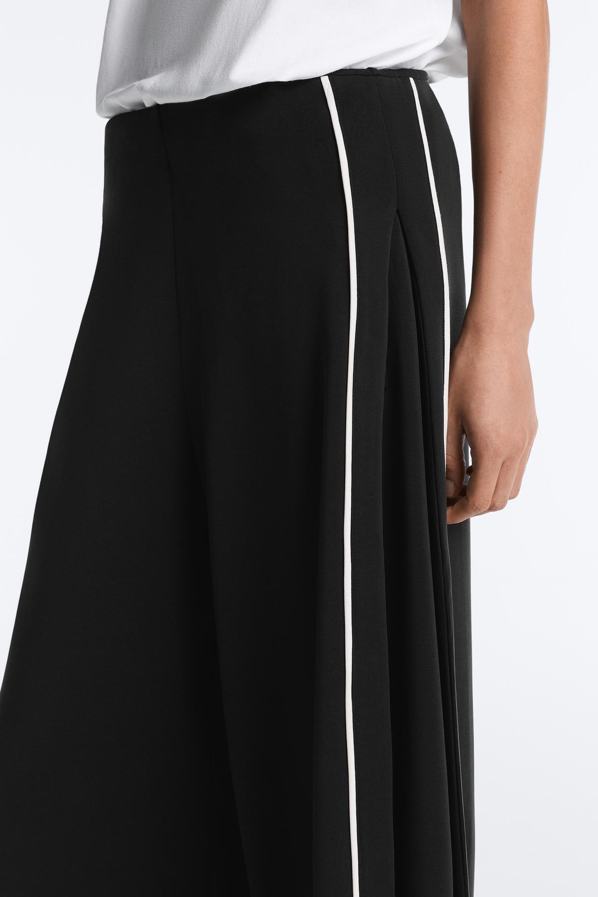 Oysho  Kontrast Piping Detaylı Yumuşak Dokunuşlu Modal Geniş Paça Pantolon - Görsel 3