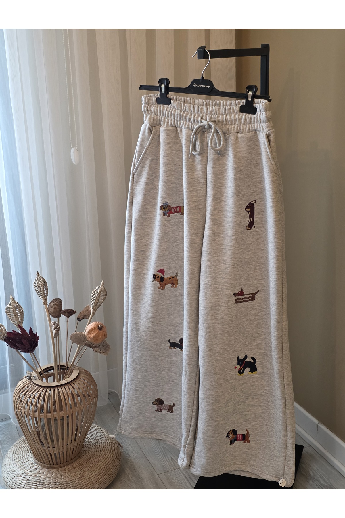 By Ezgi Kılıç  Tasarım Figür Baskılı Premium Jogger Eşofman - Görsel 4