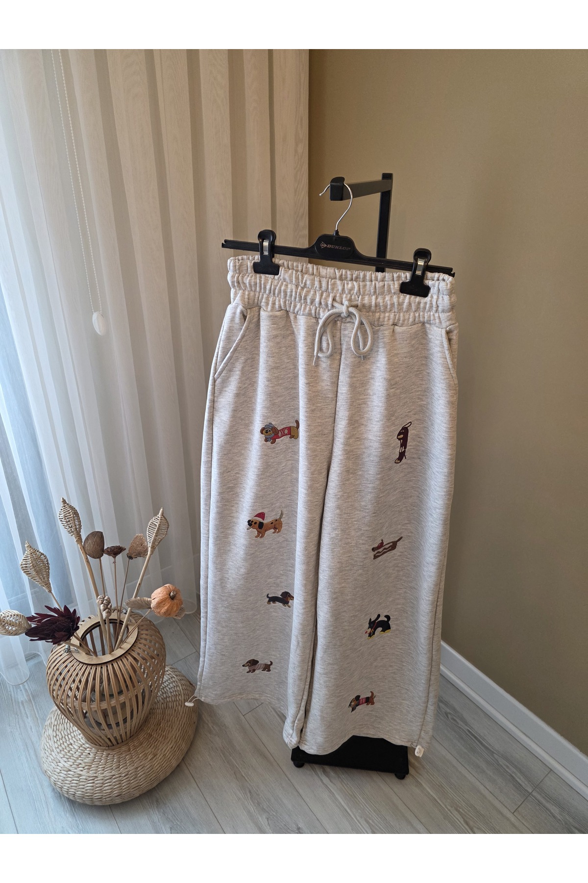 By Ezgi Kılıç  Tasarım Figür Baskılı Premium Jogger Eşofman - Görsel 5