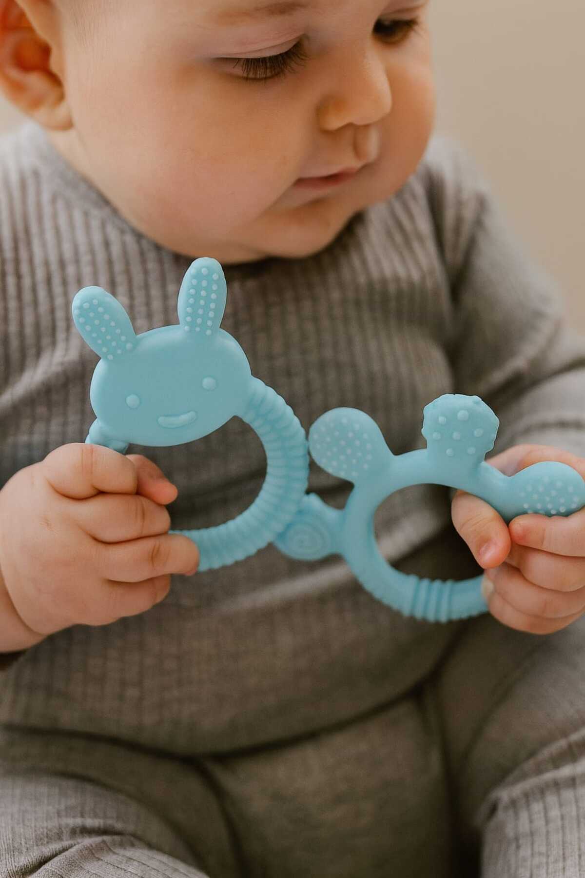 CKM silikon 3’lü Bebek Diş Kaşıyıcı Seti (Parmak + Tavşan + Galaksi Çıngırak) fotoğrafı 3 (önizleme)