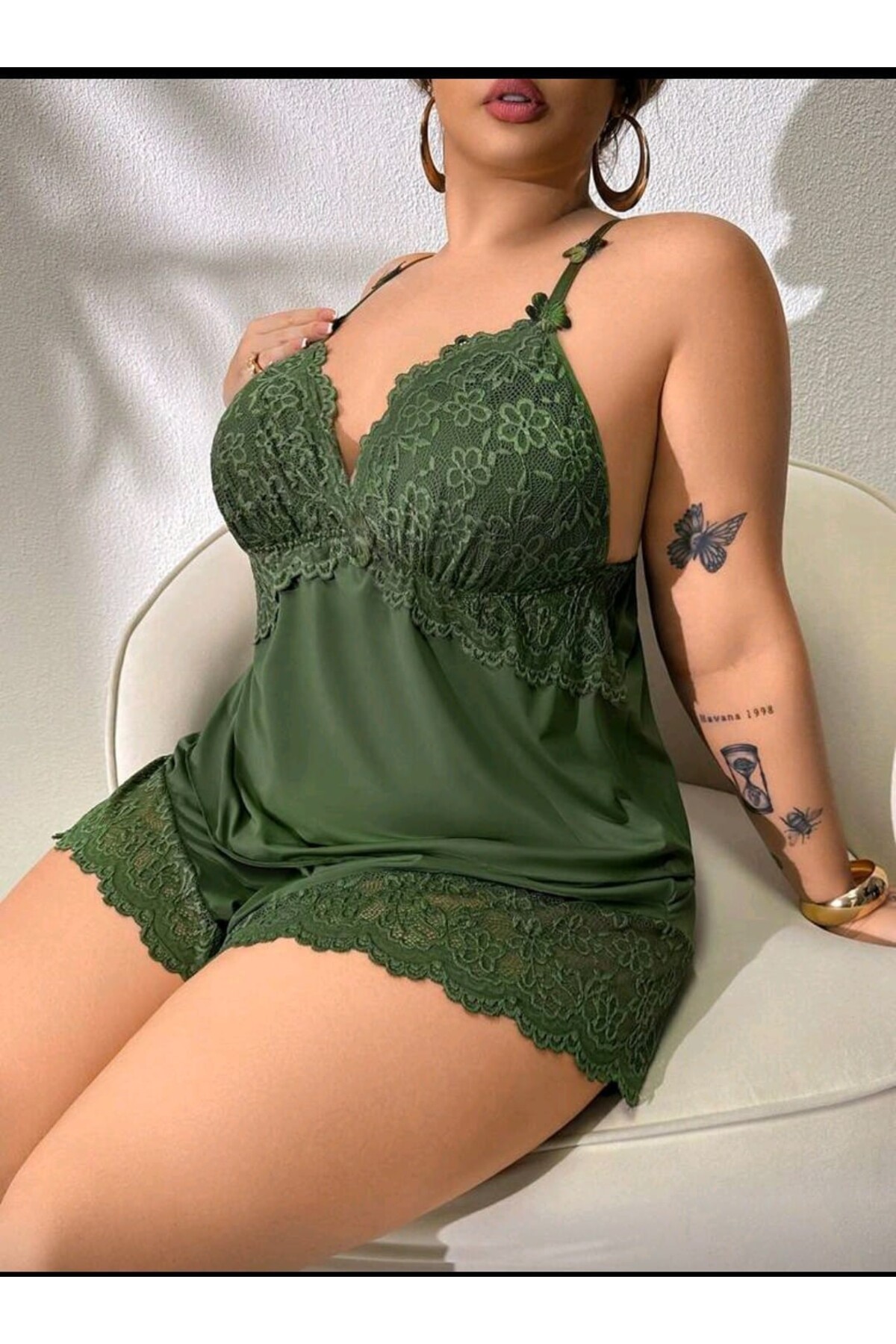 Wesby  Büyük Beden Dantel Dekolteli Yüksek Bel Şort Bluz Takım