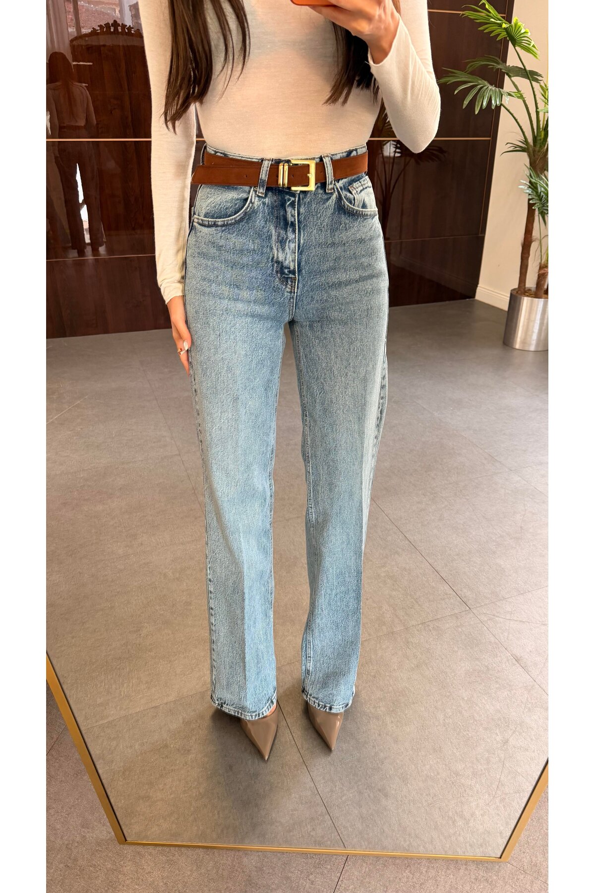 BOLESA GİYİM  Açık Mavi Süet Kemerli Wide-Leg Jean Pantolon - Görsel 3