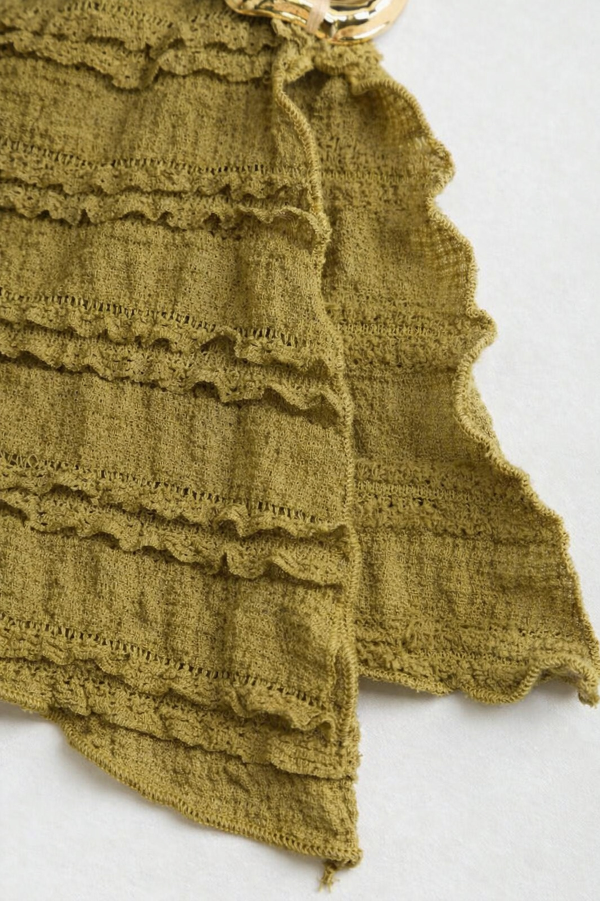 MOONBULL  Kadın Fırfır Kumaş Gold Aksesuar Detaylı Kayık Yaka İspanyol Kol Asimetrik Kesim Bluz - Görsel 5