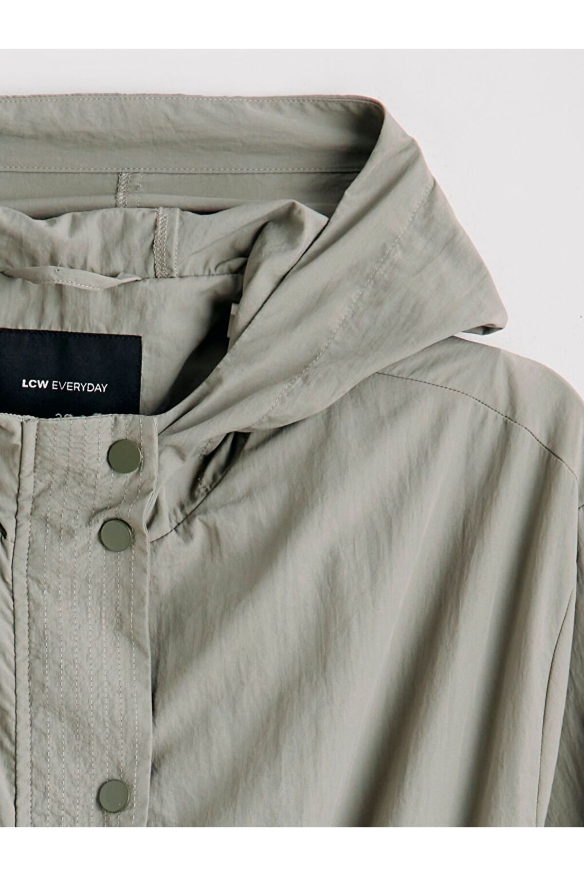 LC Waikiki  Kapüşonlu Kadın Yağmurluk - Görsel 8