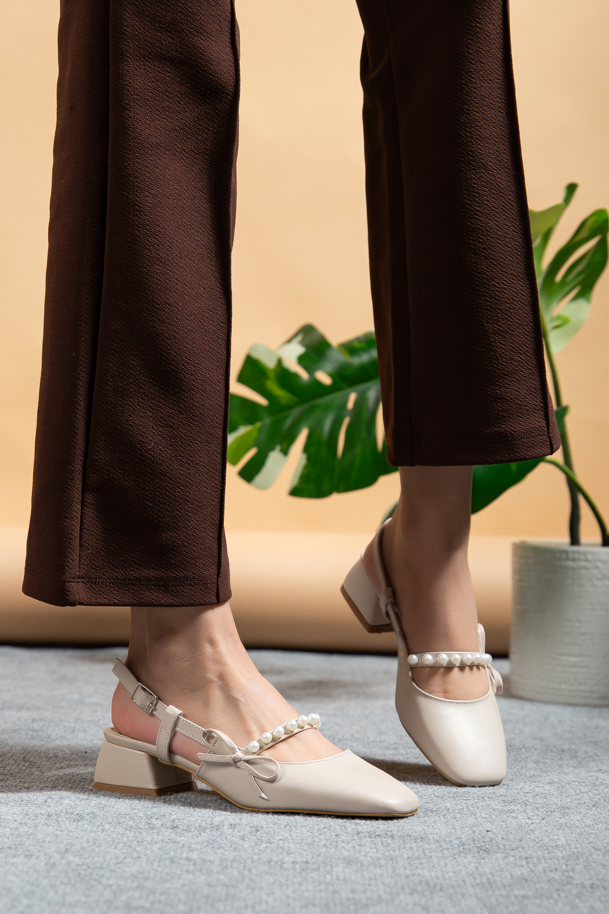 ereskiga  İncili ten arkası açık bunu kapalı kare kadın ayakkabı - Görsel 3