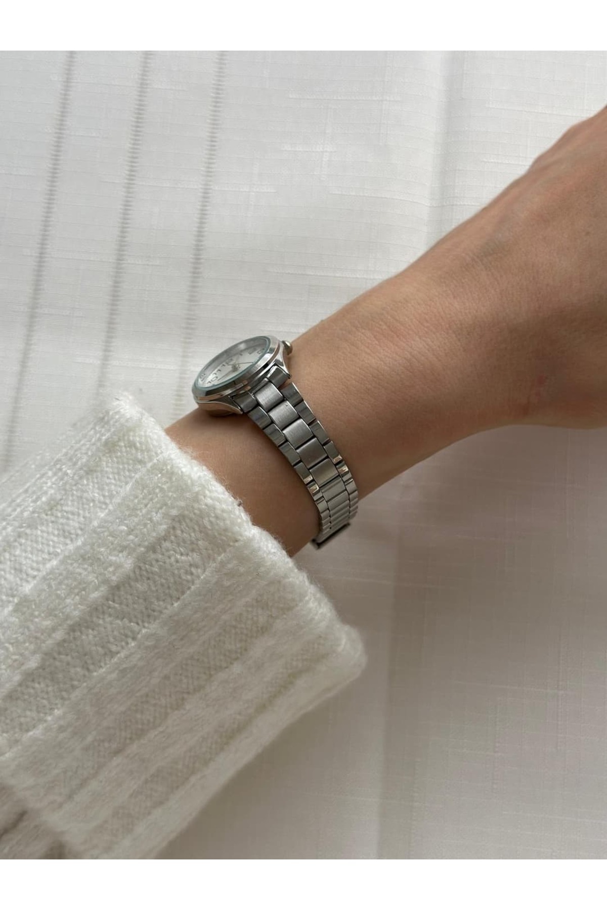 MERW  Poli Model Gümüş Renk Metal Kordon Vintage Seri Kadın Kol Saati - Görsel 3
