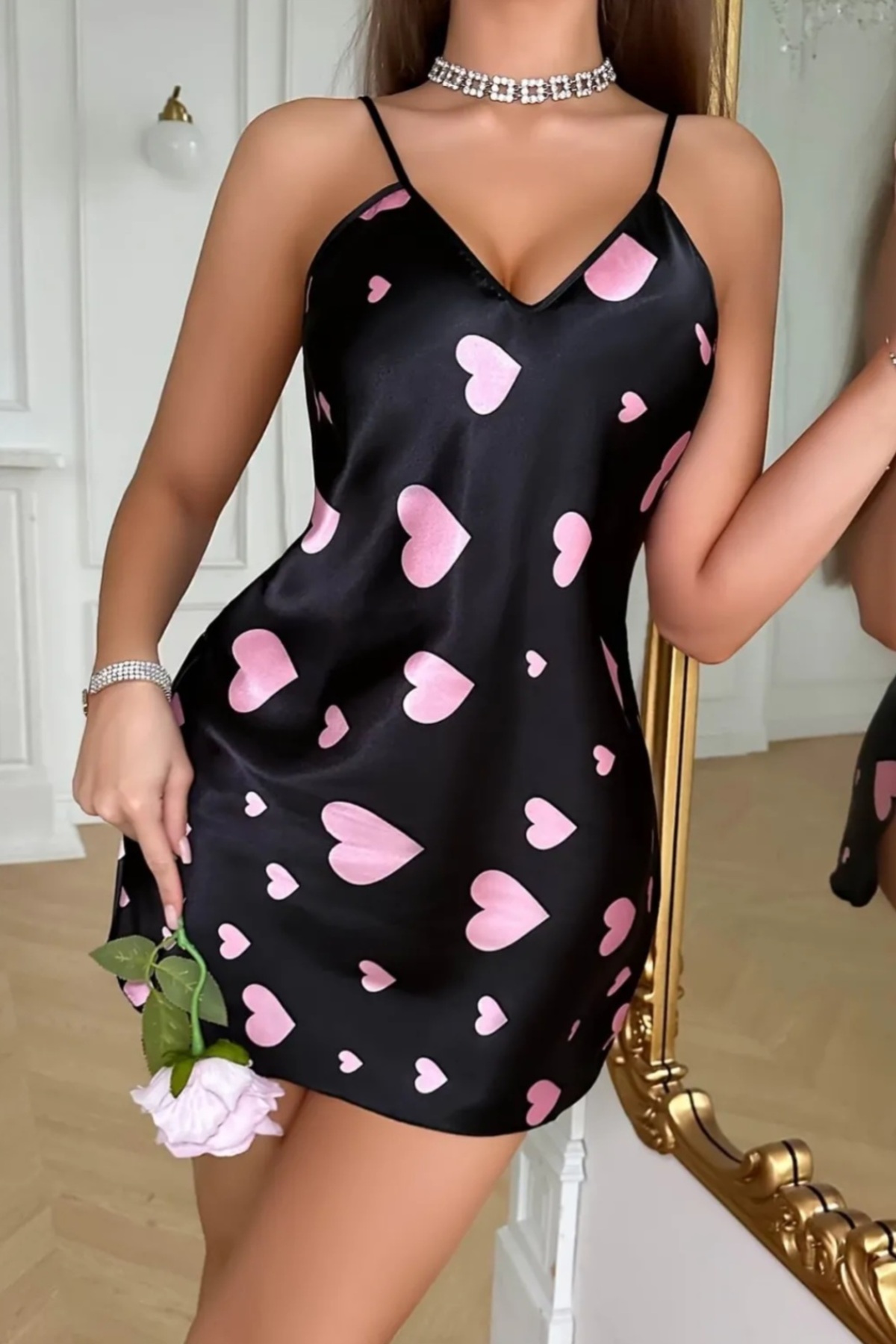 shop Pembe Kalp Desenli Siyah Saten Gecelik