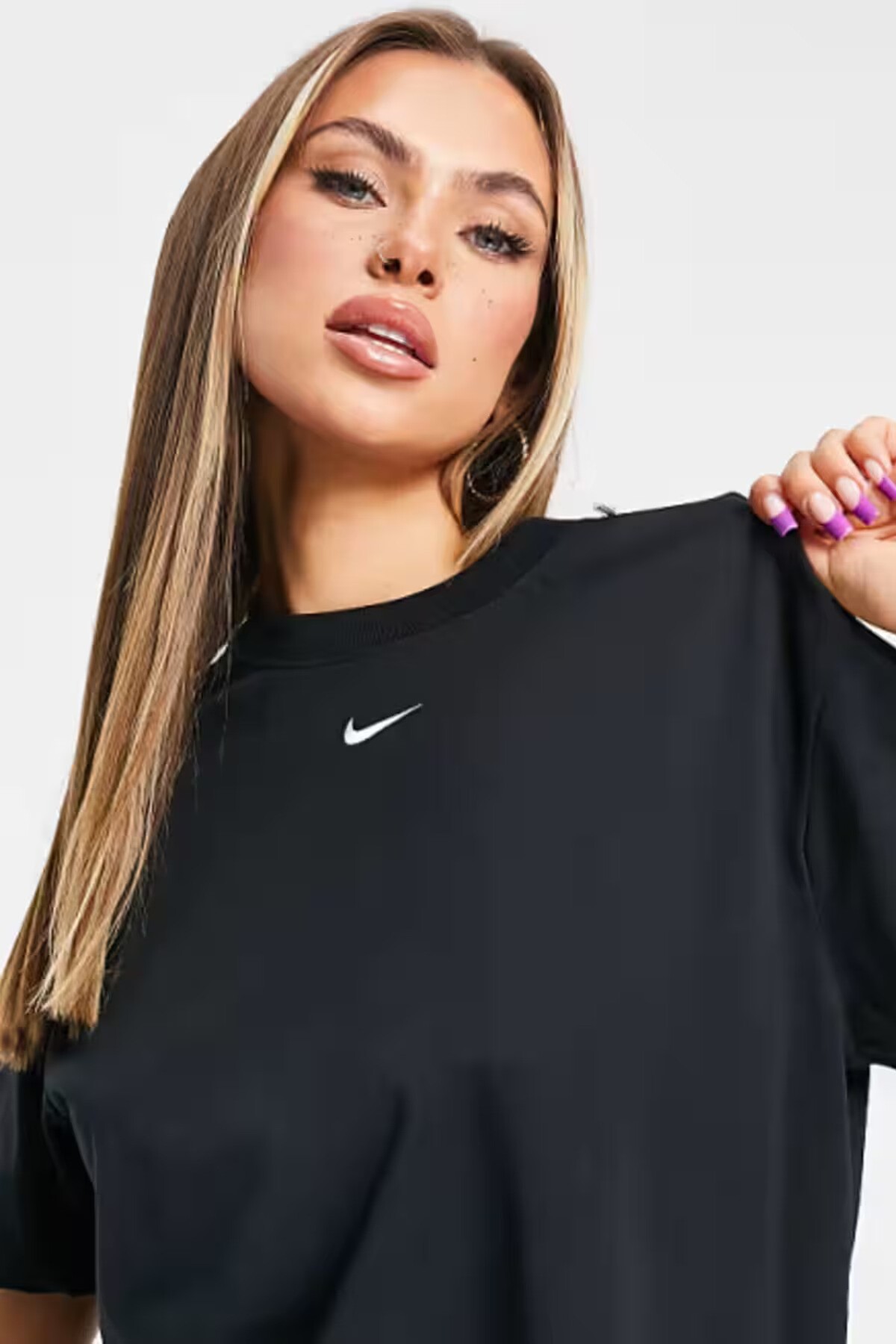 Nike Sportswear Essantial Tee Siyah Kadın Bol Kesim Pamuklu Tişört görsel 2