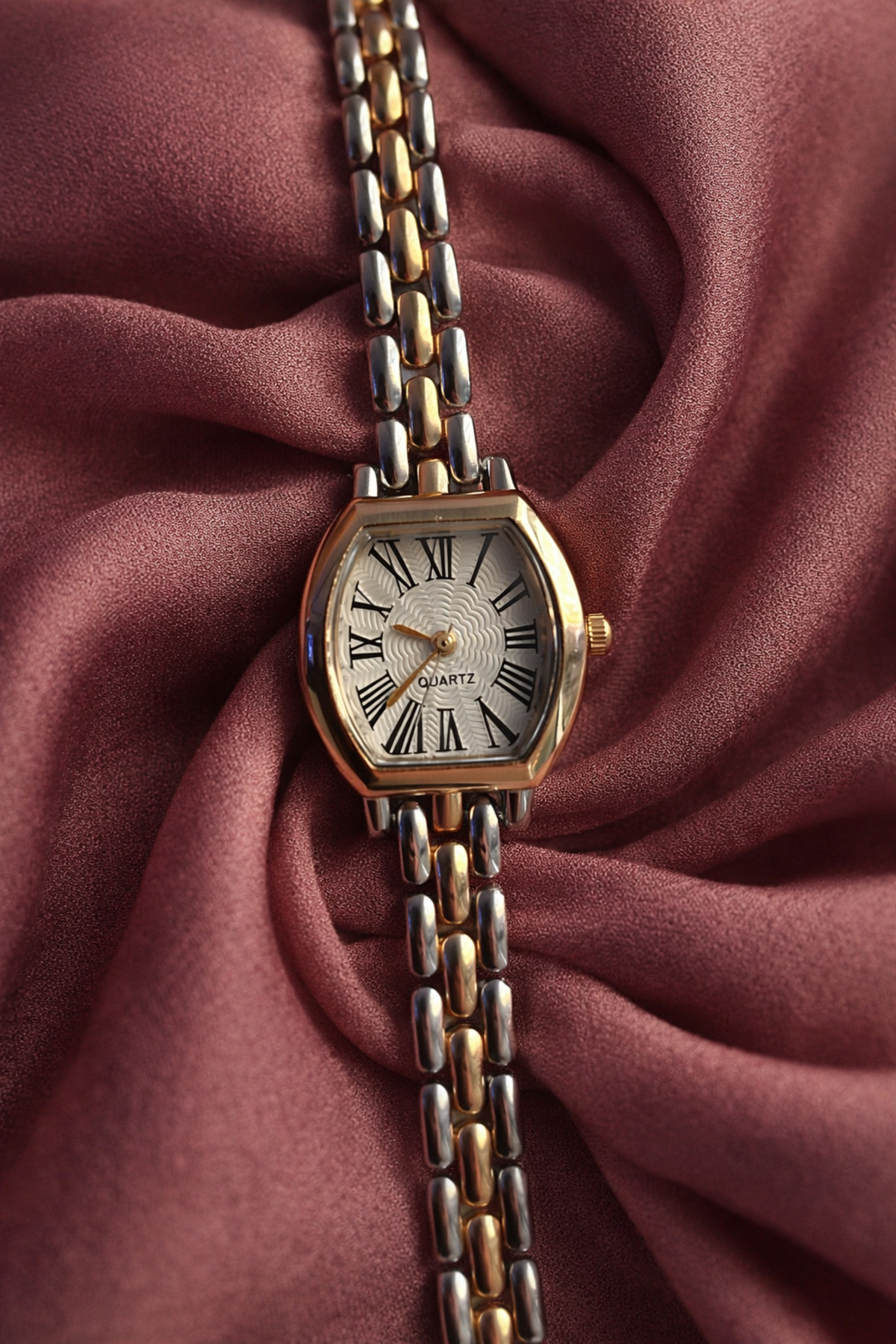 Flora Vintage Bicolor Women's Minimal Wrist Watch