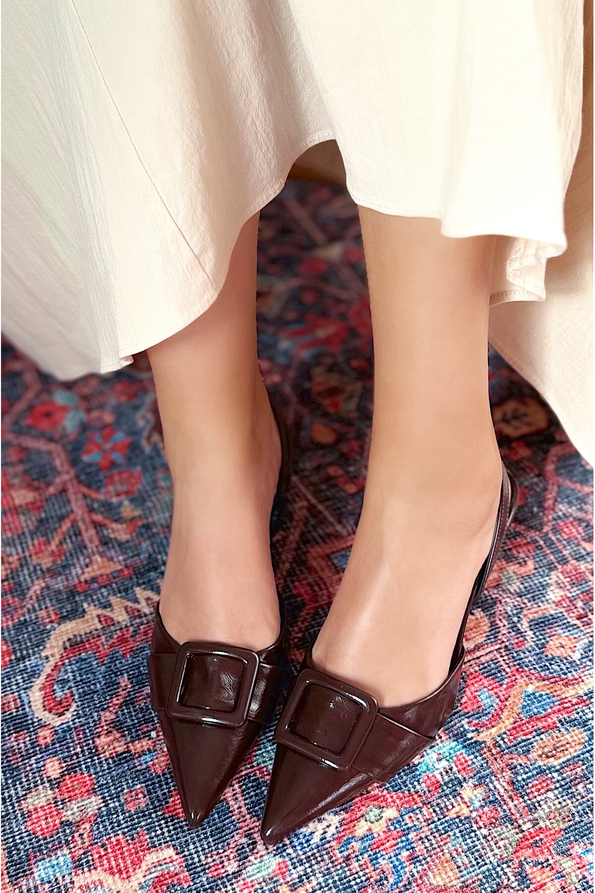 POLKA STORE  May Kare Tokalı Sivri Burunlu Kısa Kitten Topuklu Kahve Rugan Kadın Ayakkabı - Görsel 4
