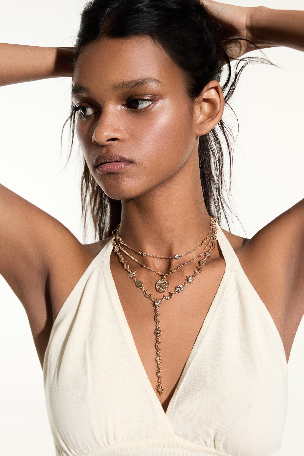 Bershka  3’lü uçlu kolye seti